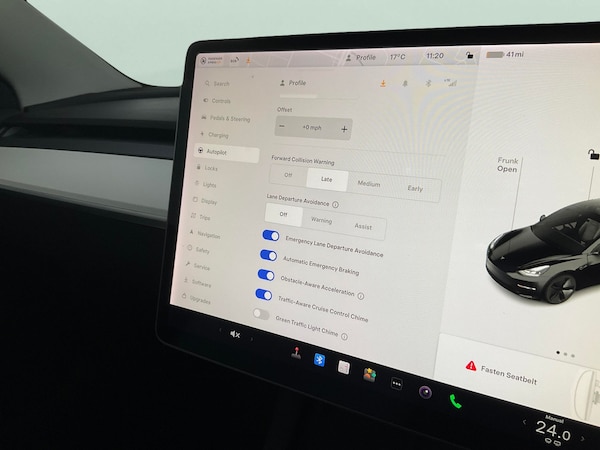 Used Tesla Model 3 2021 for sale - 76274976: Photo 32