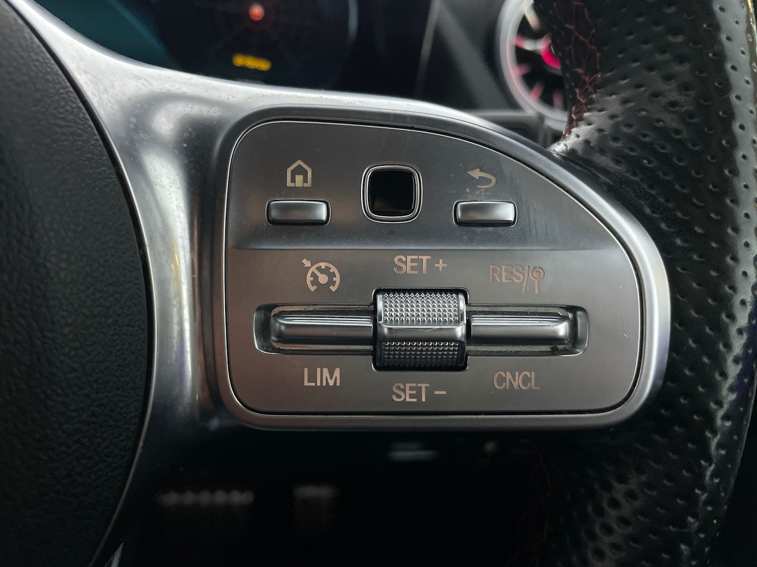 Used Mercedes-Benz EQA 2022 for sale - 76919610: Photo 25