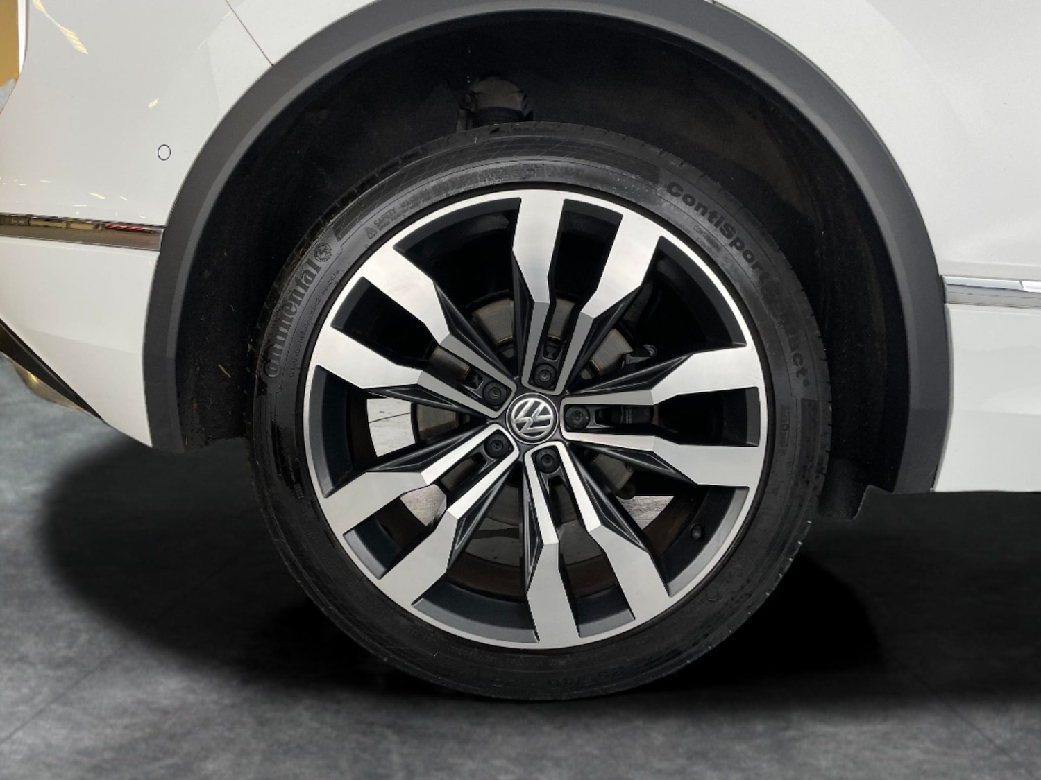 Used Volkswagen Tiguan 2020 for sale - 76599756: Photo 35