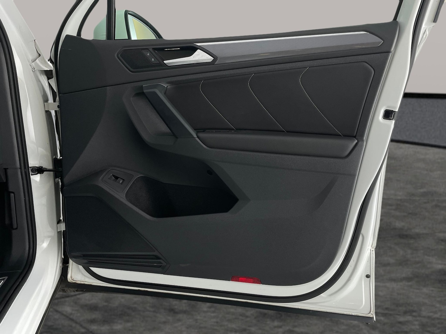 Used Volkswagen Tiguan 2020 for sale - 76599756: Photo 40