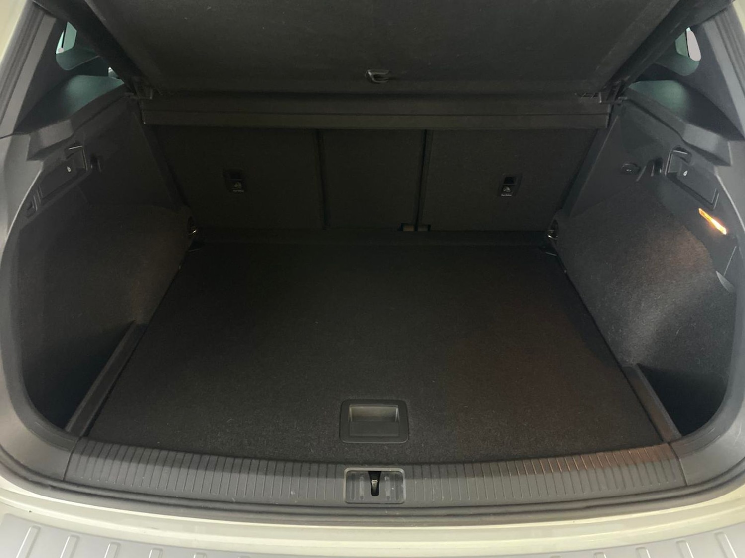 Used Volkswagen Tiguan 2020 for sale - 76599756: Photo 41