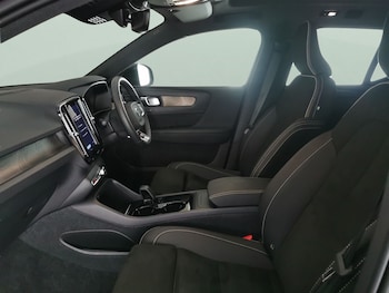 Used Volvo XC40 2023 for sale - 78305396: Photo