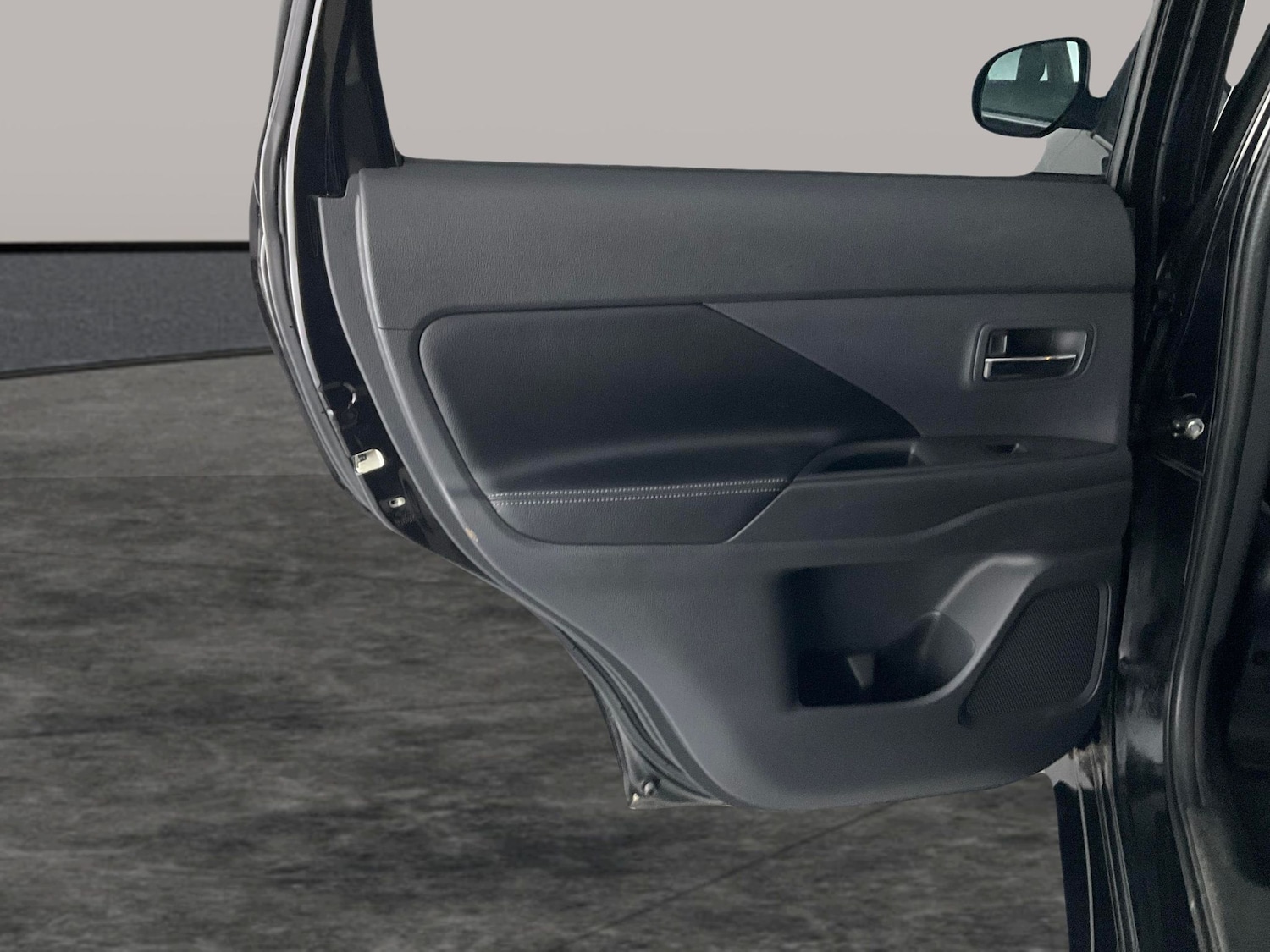 Used Mitsubishi Outlander 2015 for sale - 76845849: Photo 30