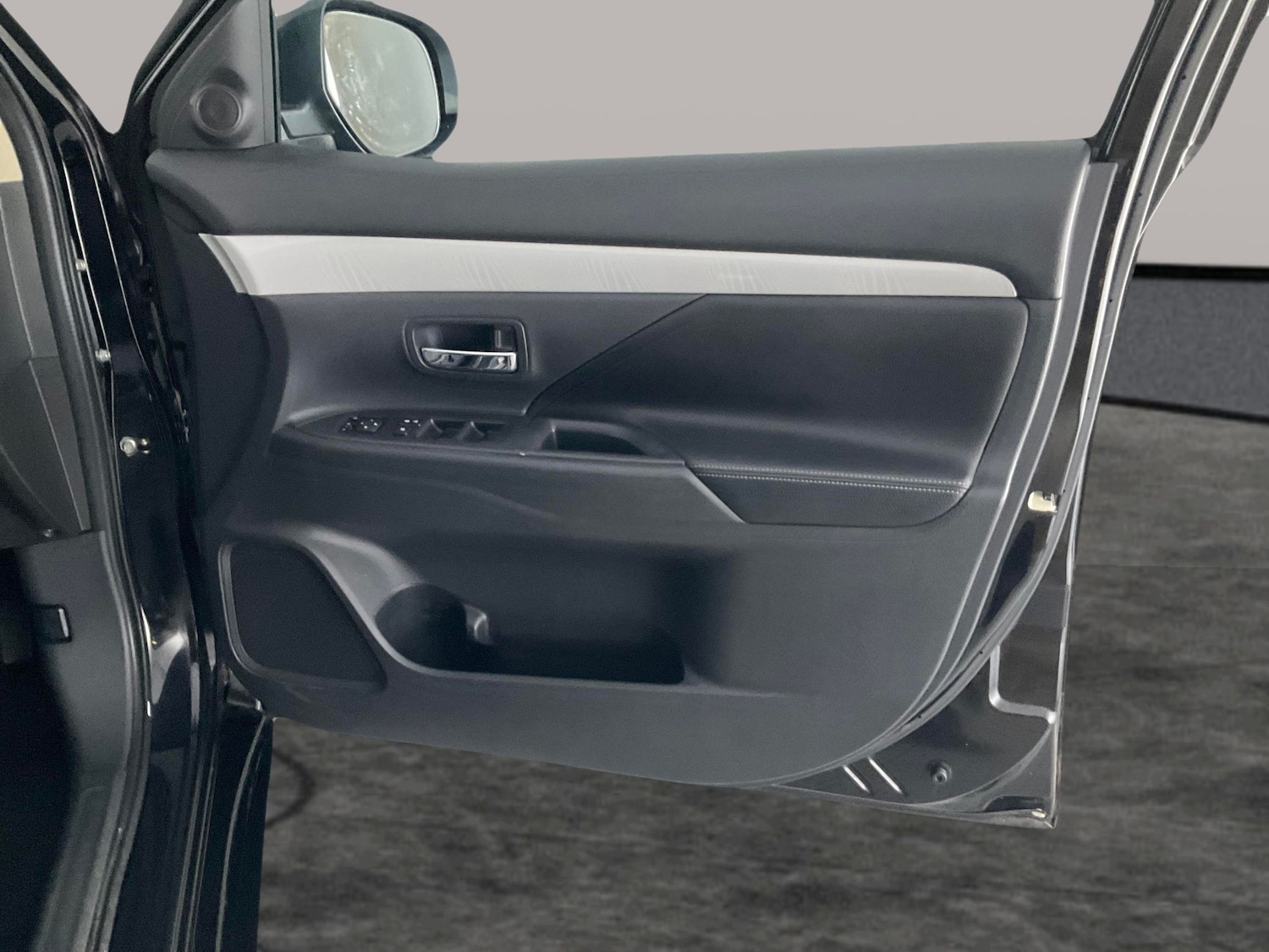 Used Mitsubishi Outlander 2015 for sale - 76845849: Photo 31