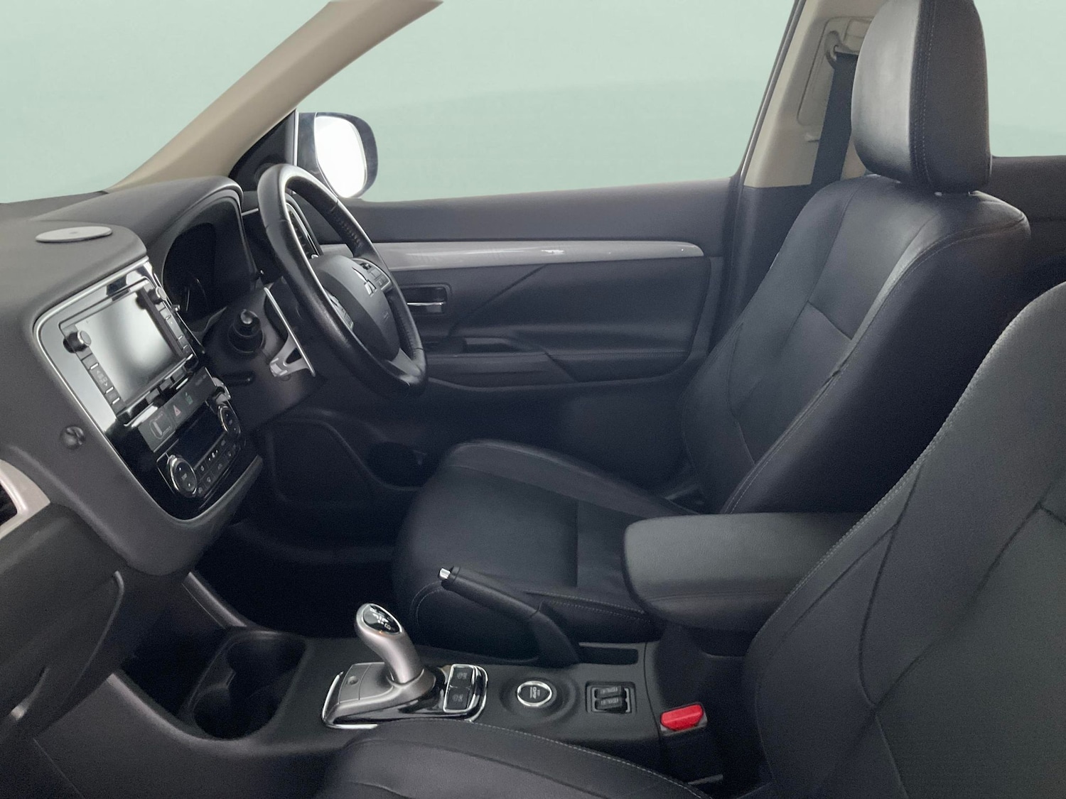 Used Mitsubishi Outlander 2015 for sale - 76845849: Photo 4