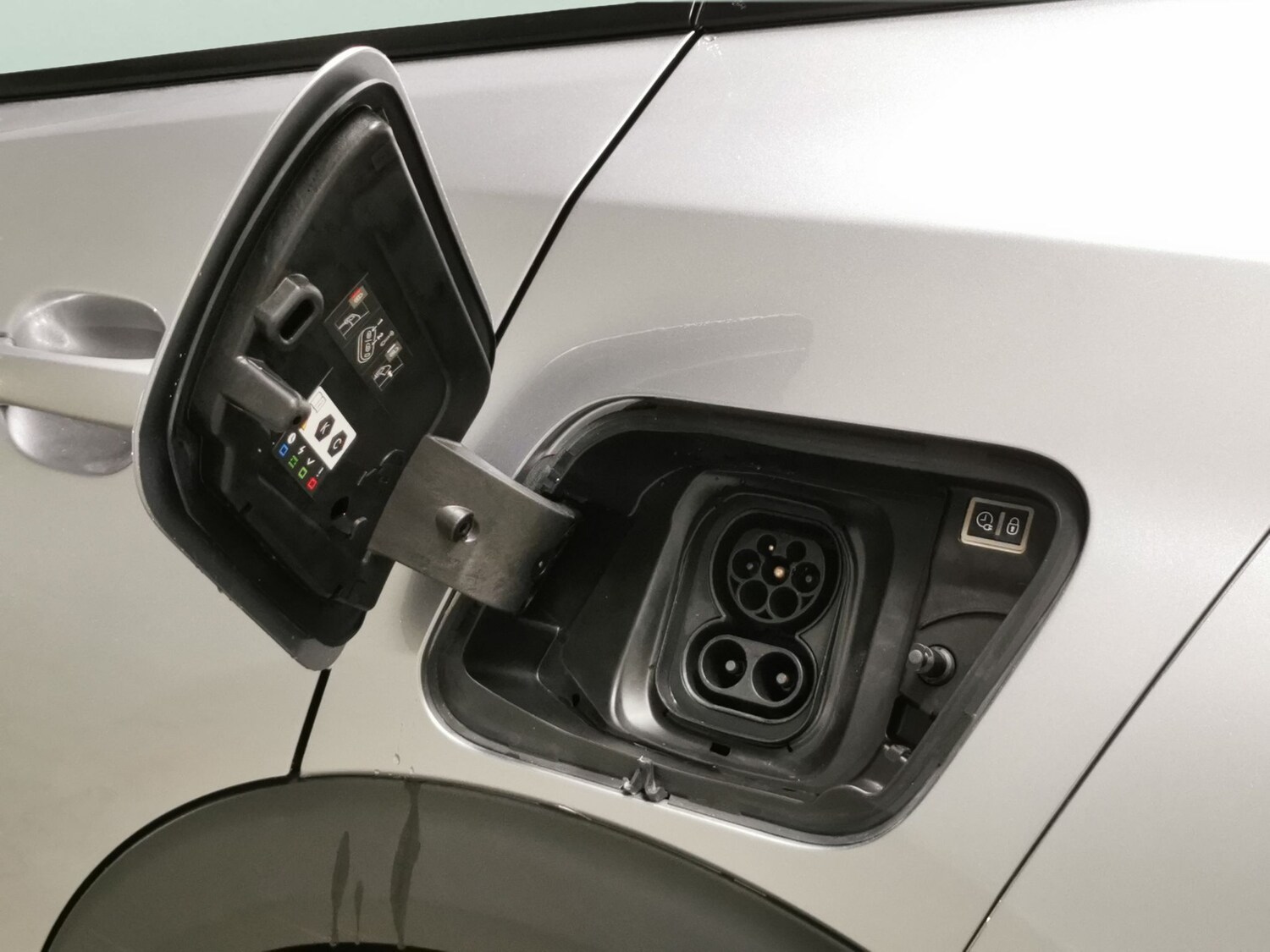 Used Peugeot 2008 2021 for sale - 77543056: Photo 32