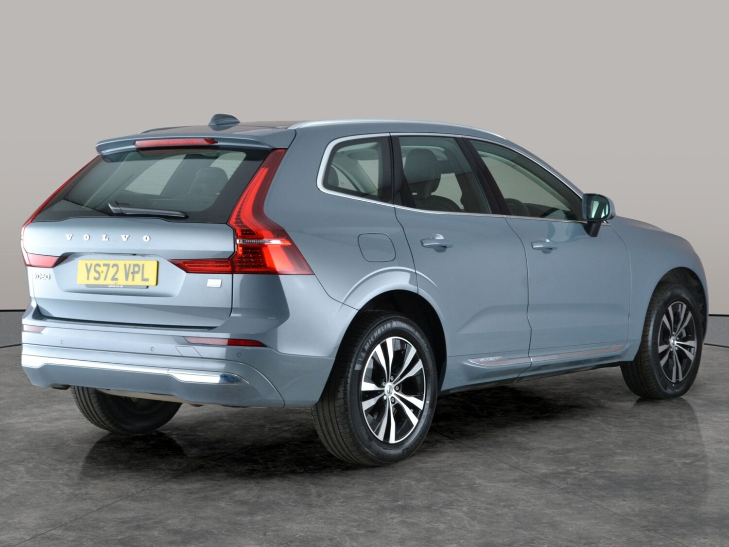 Used Volvo XC60 2023 for sale - 77686170: Photo 9