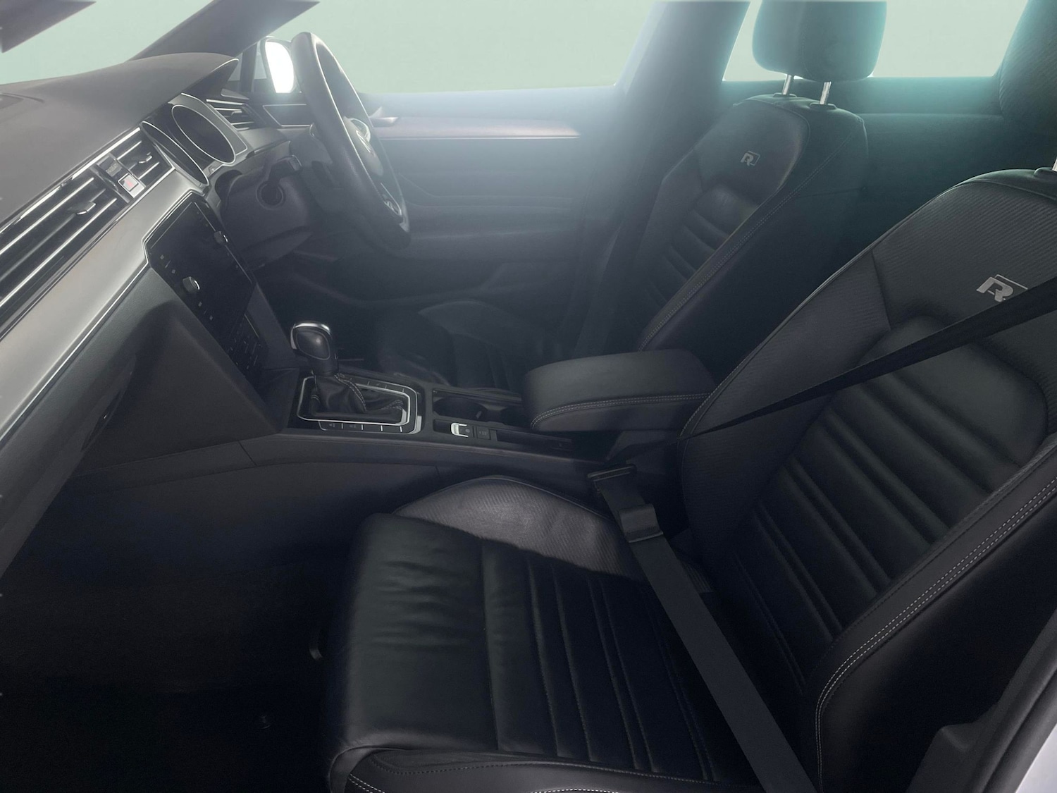 Used Volkswagen Passat 2023 for sale - 77350897: Photo 4