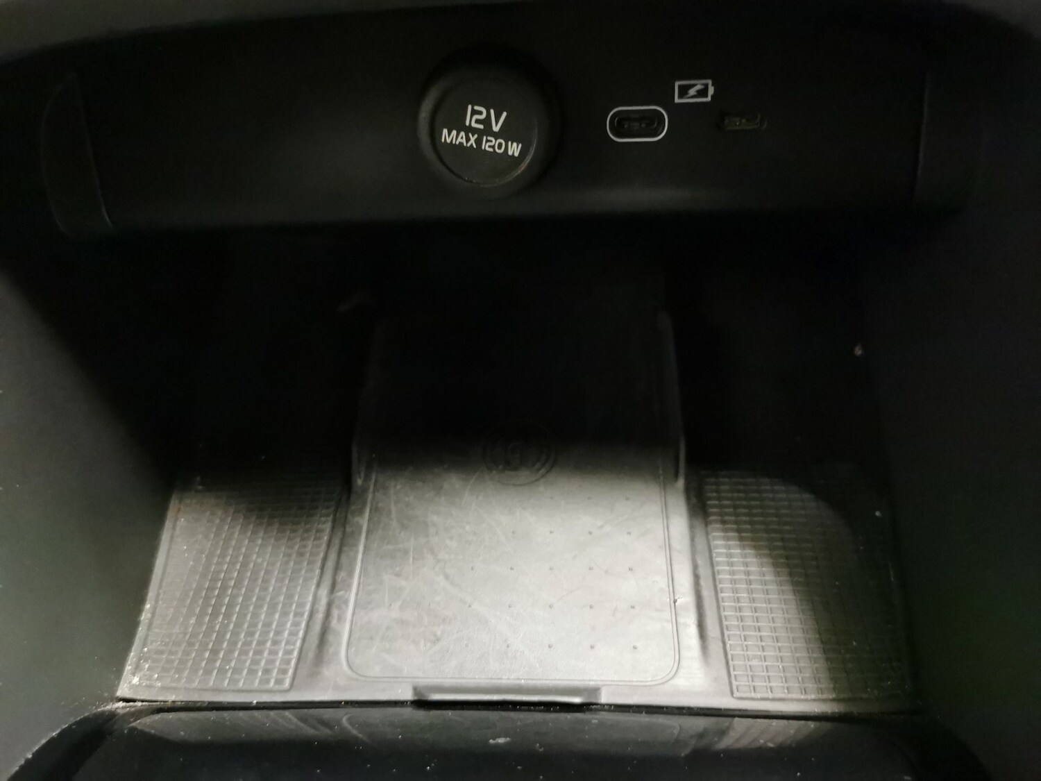 Used Volvo XC40 2023 for sale - 78142108: Photo 21