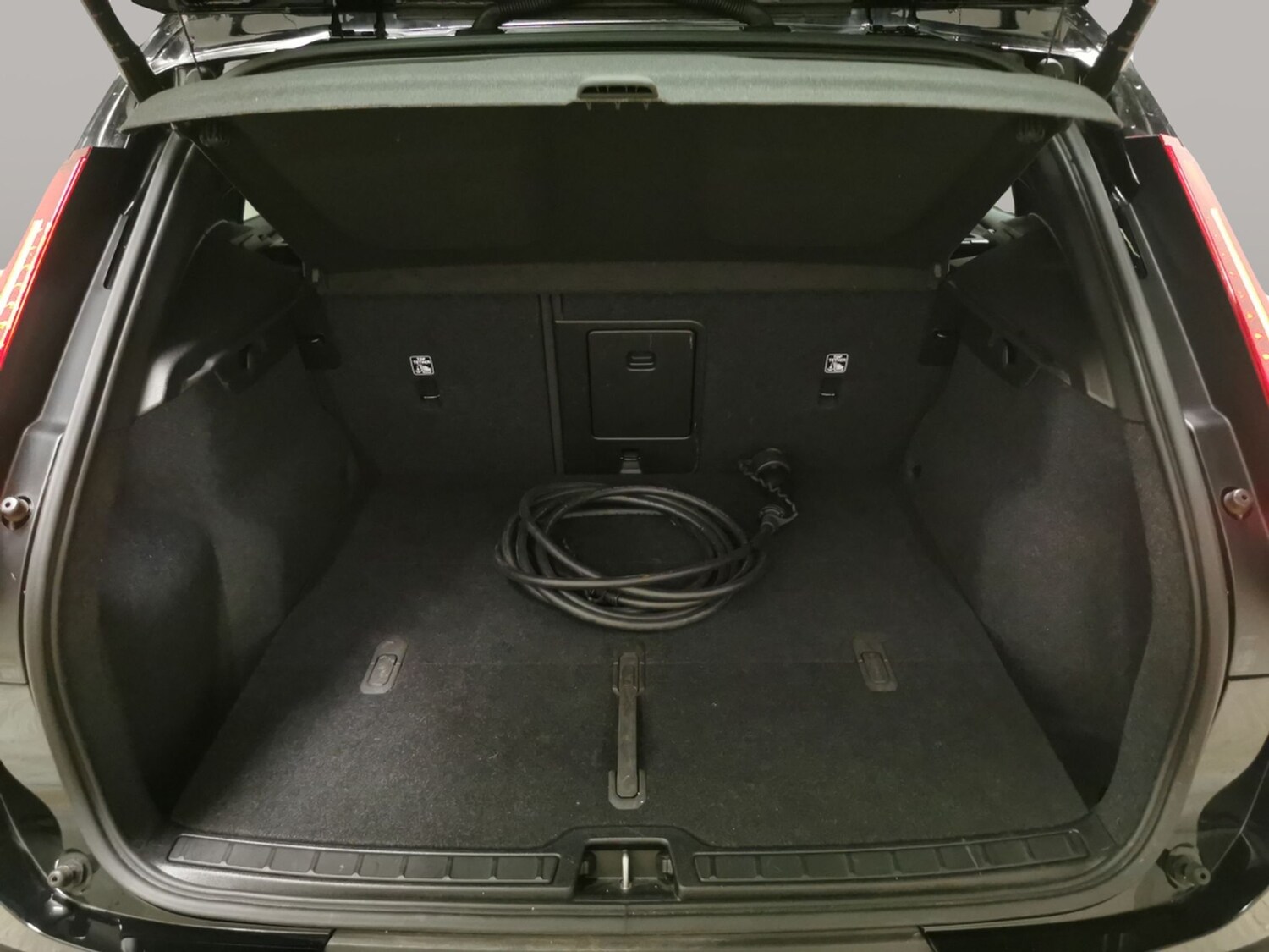 Used Volvo XC40 2023 for sale - 78142108: Photo 36