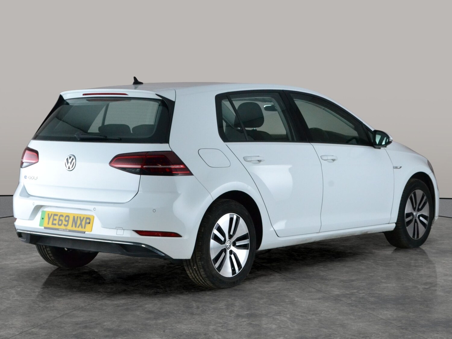 Used Volkswagen Golf 2019 for sale - 77763213: Photo 10