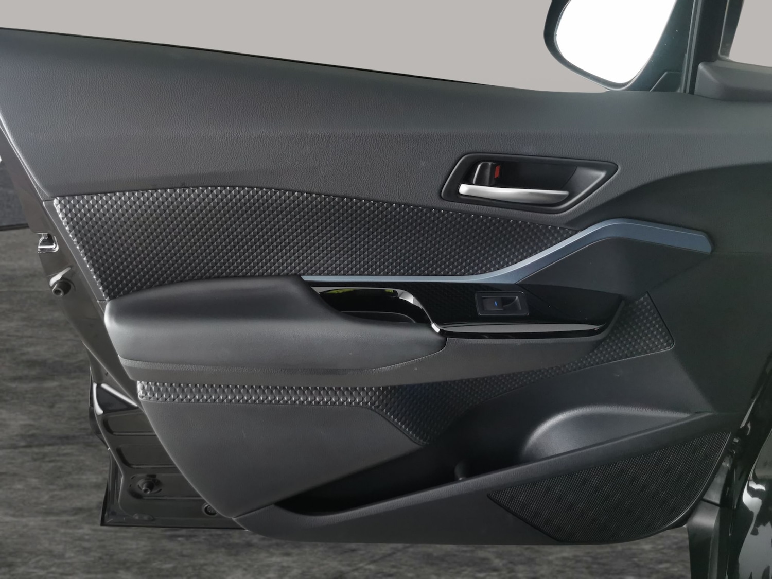 Used Toyota C-HR 2021 for sale - 76452566: Photo 32