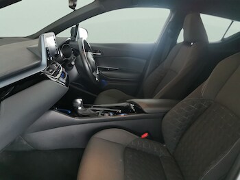 Used Toyota C-HR 2021 for sale - 76452566: Photo