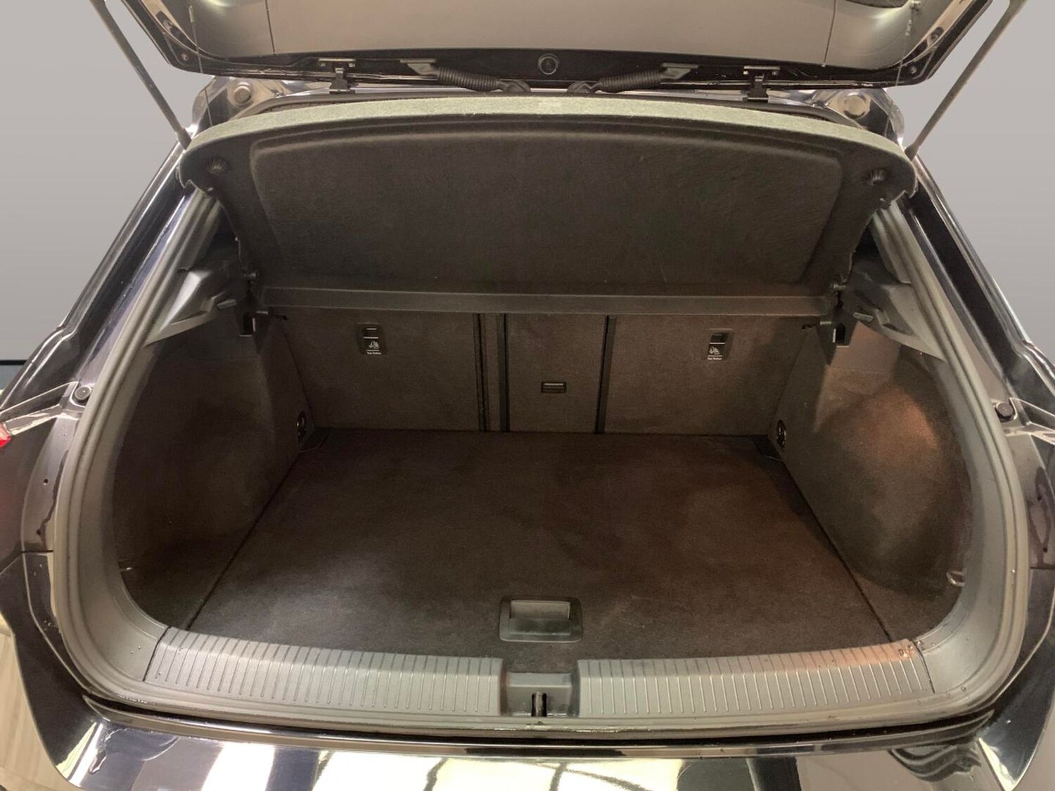 Used Volkswagen T-Roc 2019 for sale - 77746493: Photo 28