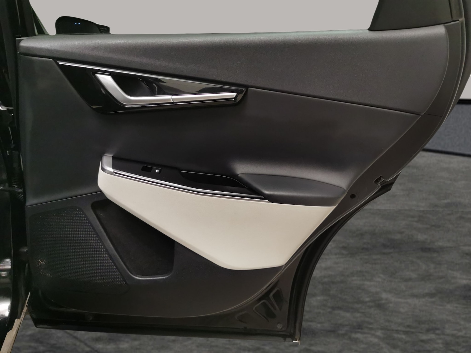 Used Kia EV6 2023 for sale - 78109985: Photo 29