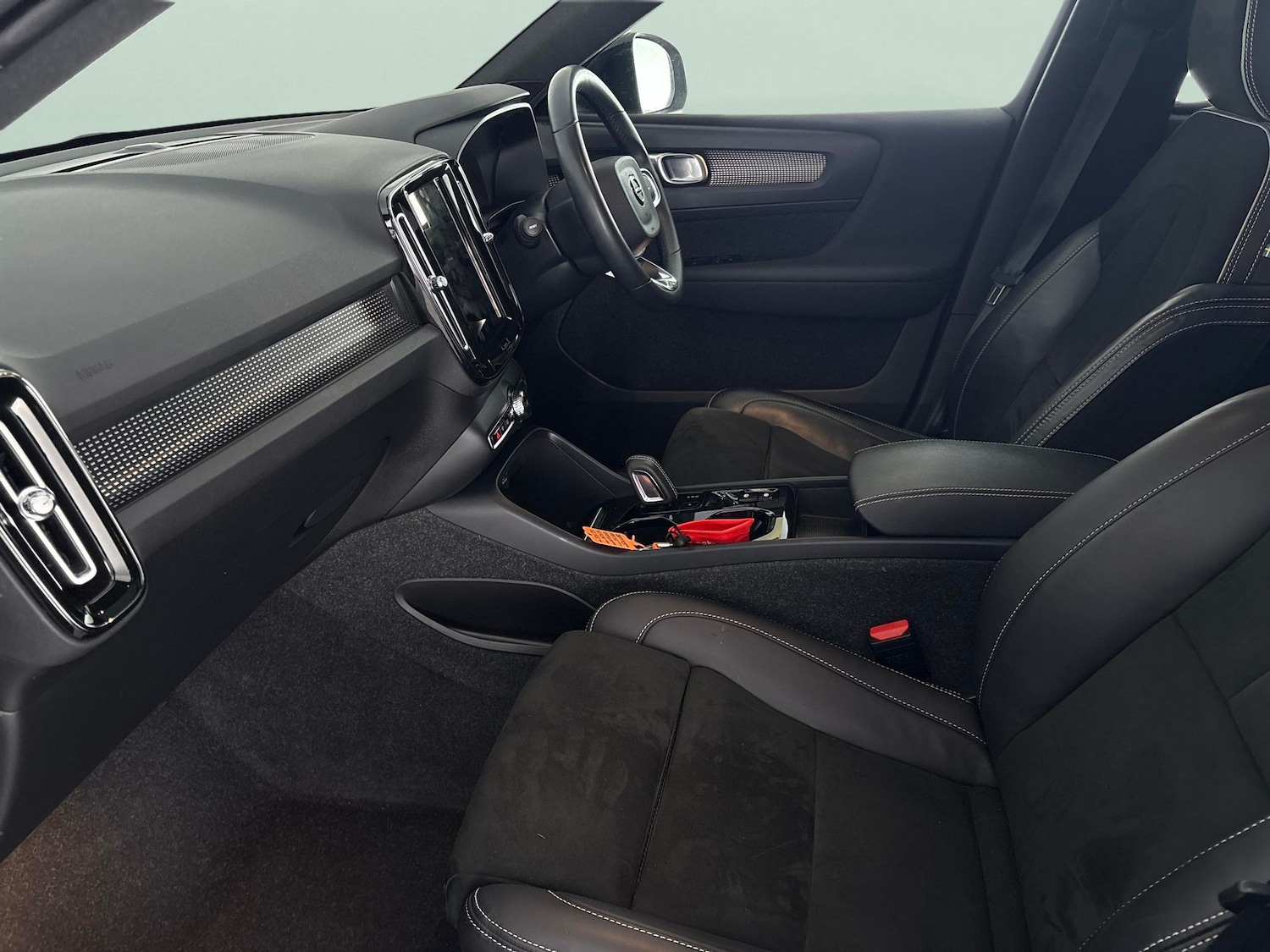 Used Volvo XC40 2021 for sale - 77272033: Photo 4