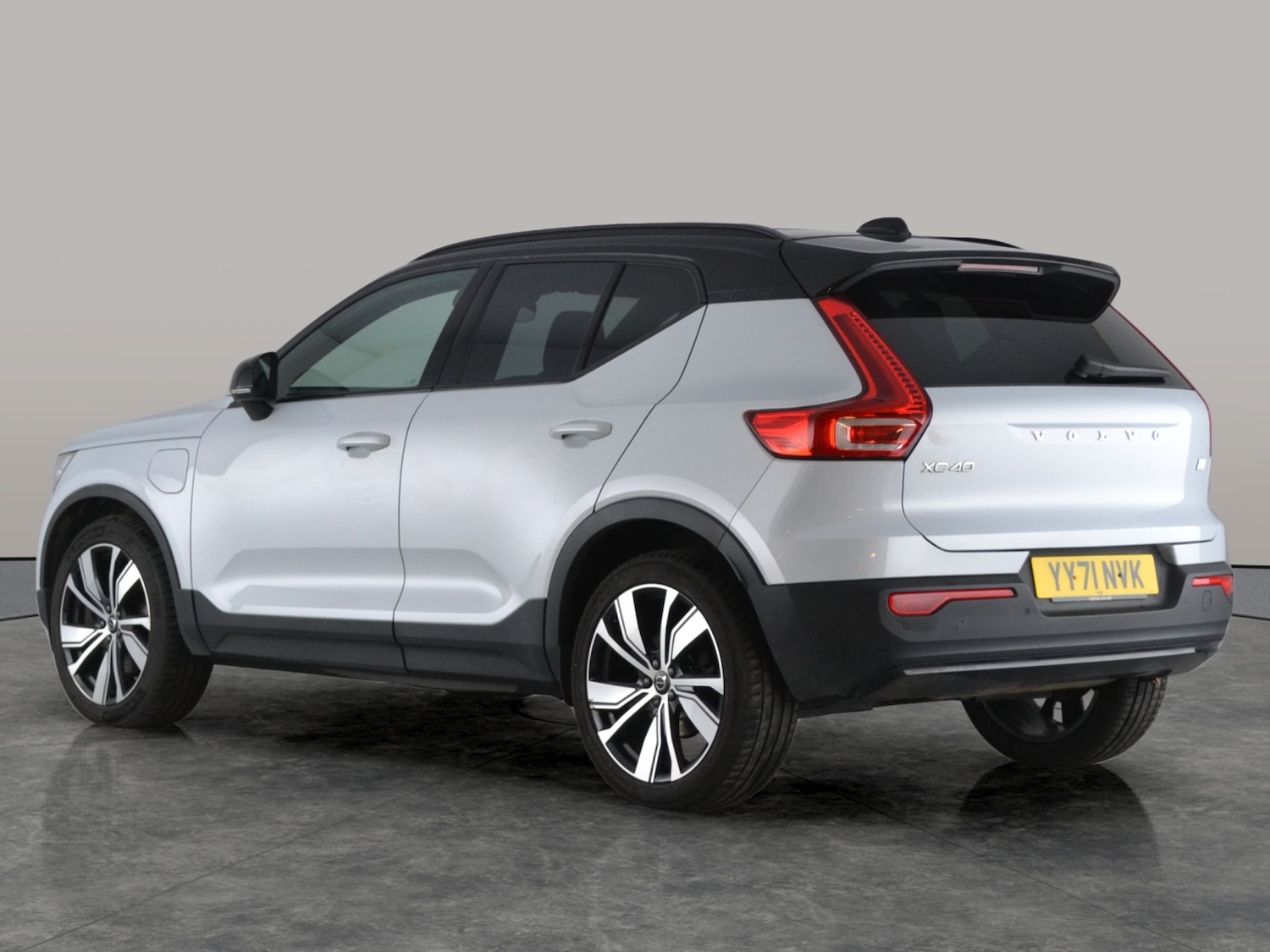 Used Volvo XC40 2021 for sale - 77272033: Photo 9
