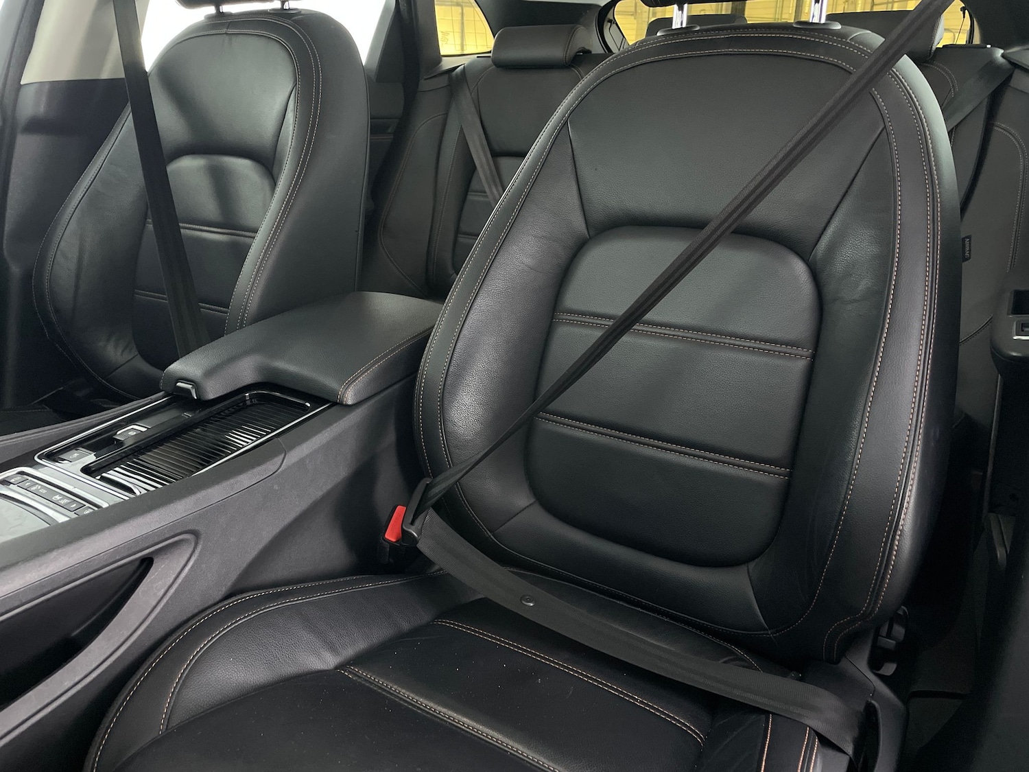 Used Jaguar F-Pace 2017 for sale - 77248441: Photo 6