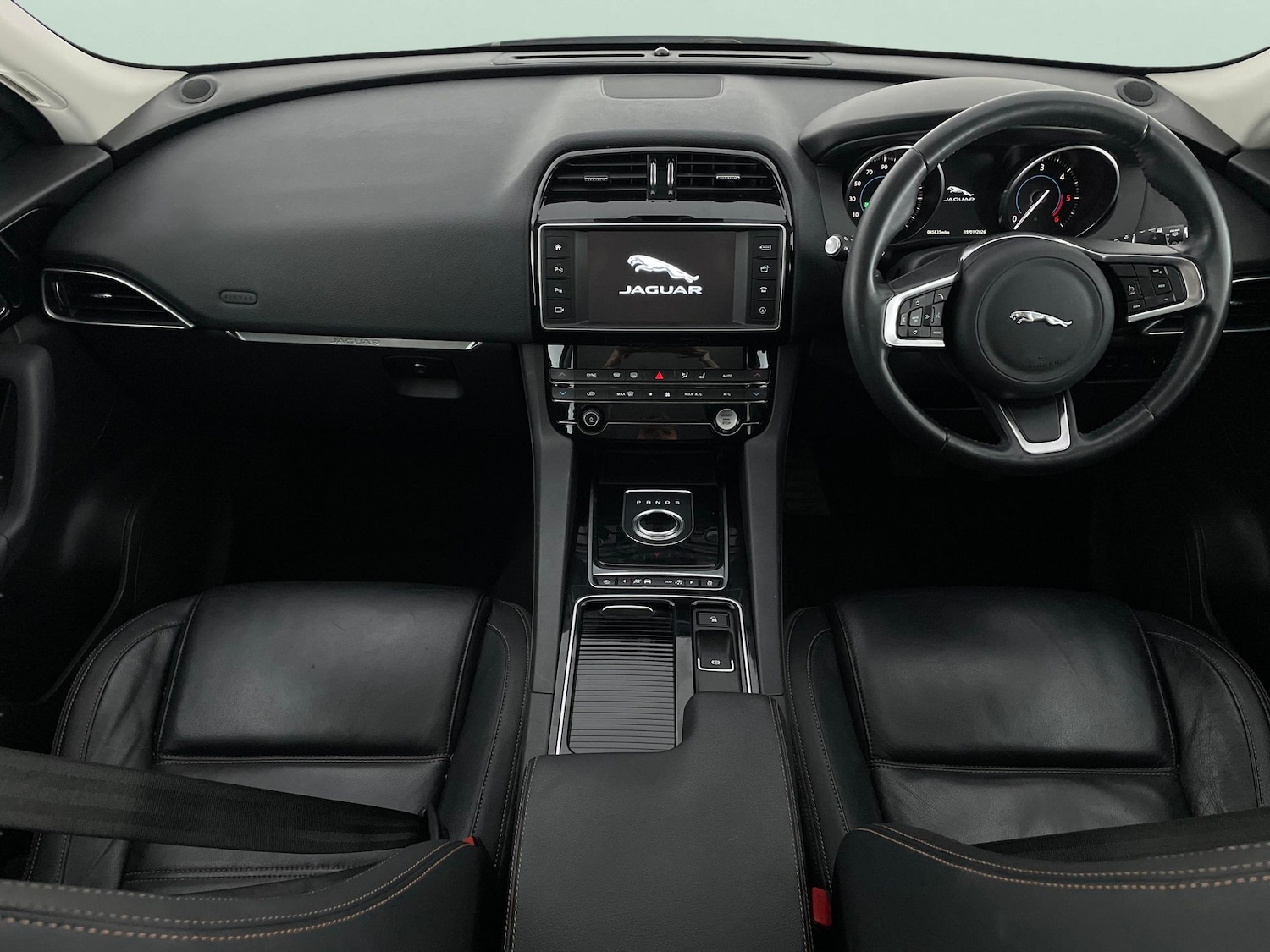 Used Jaguar F-Pace 2017 for sale - 77248441: Photo 8