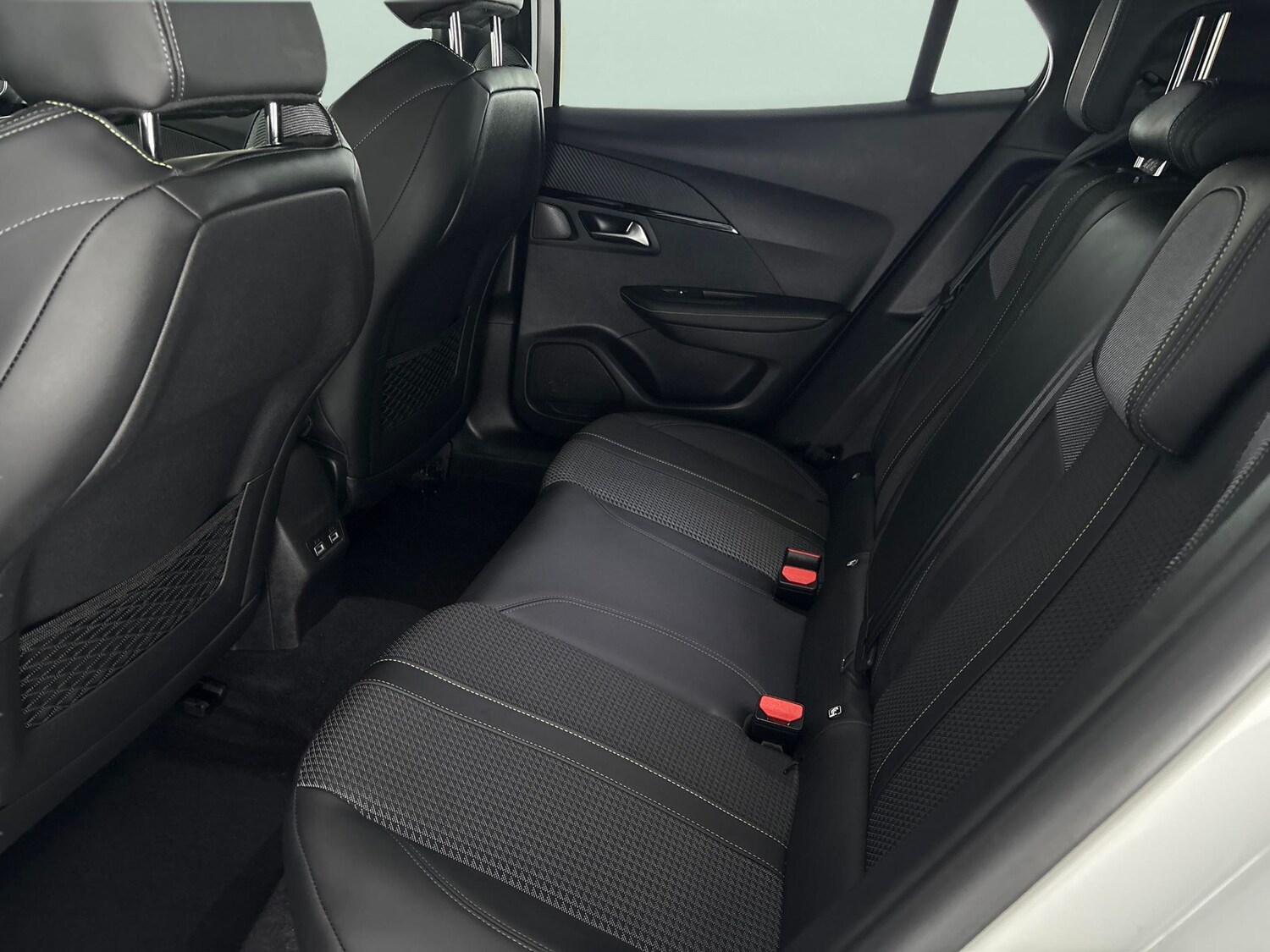 Used Peugeot 2008 2021 for sale - 77946711: Photo 32