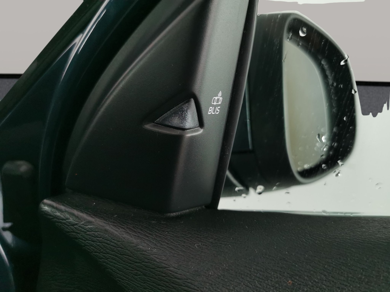 Used Volvo V40 2018 for sale - 77125555: Photo 15