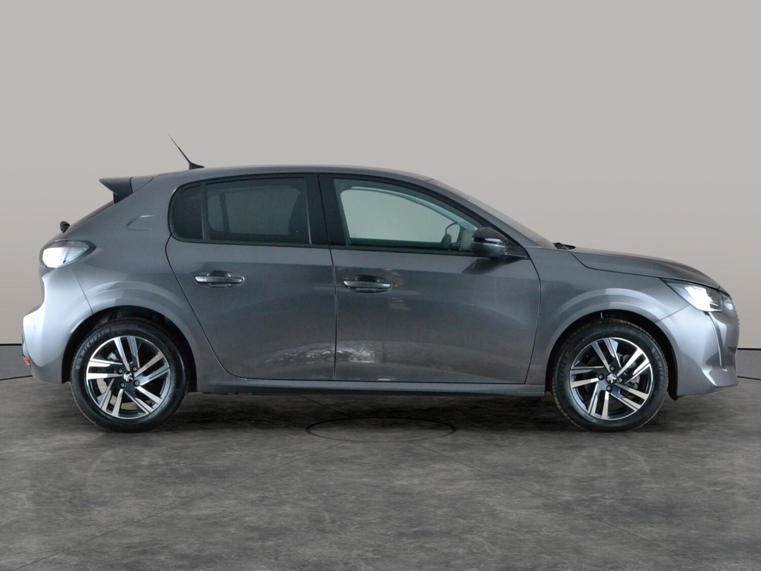 Used Peugeot 208 2023 for sale - 78025468: Photo 9