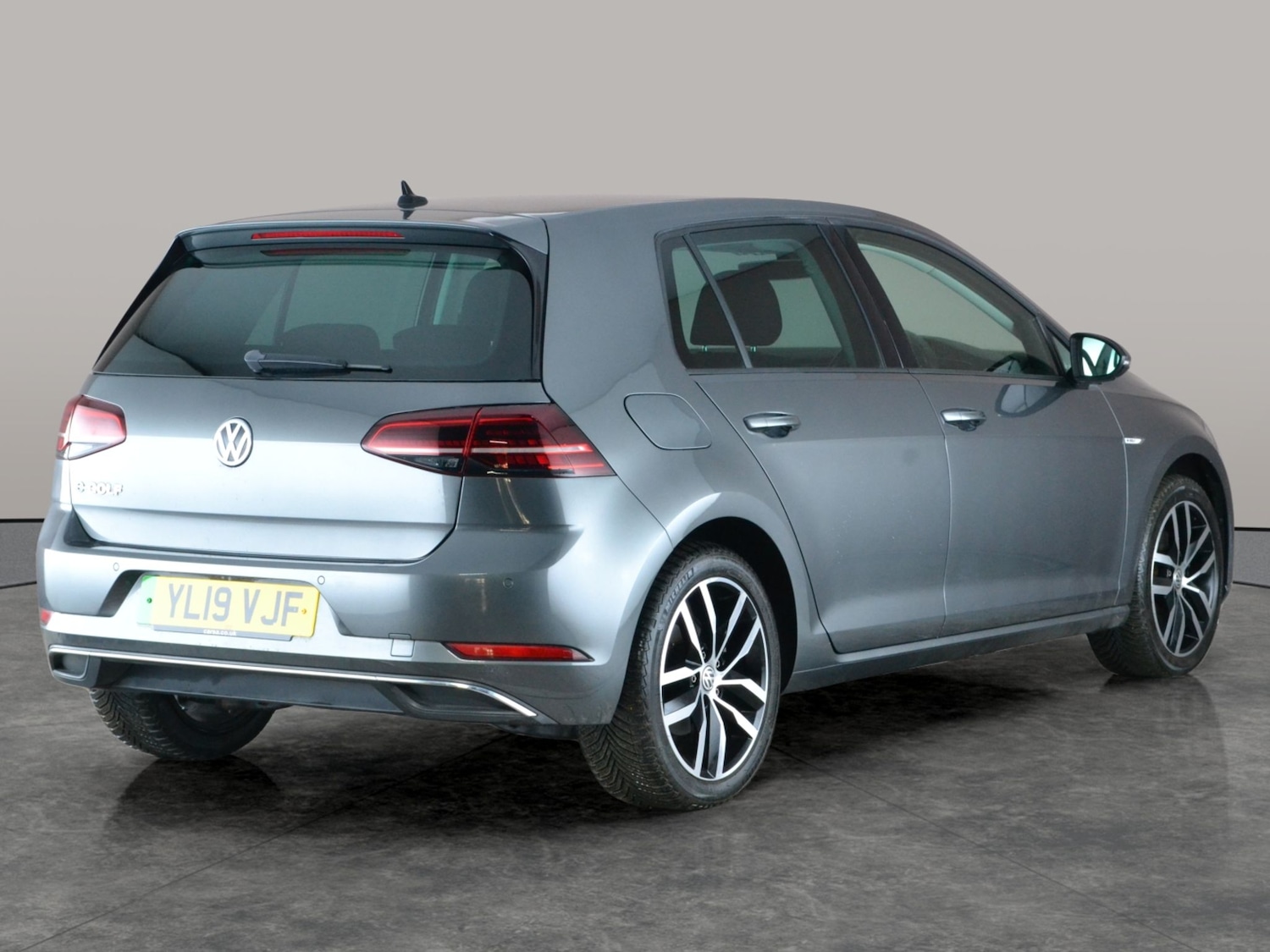 Used Volkswagen Golf 2019 for sale - 77636422: Photo 9