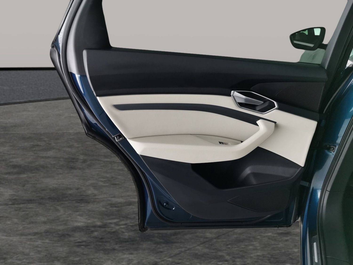 Used Audi e-tron 2021 for sale - 77053075: Photo 32