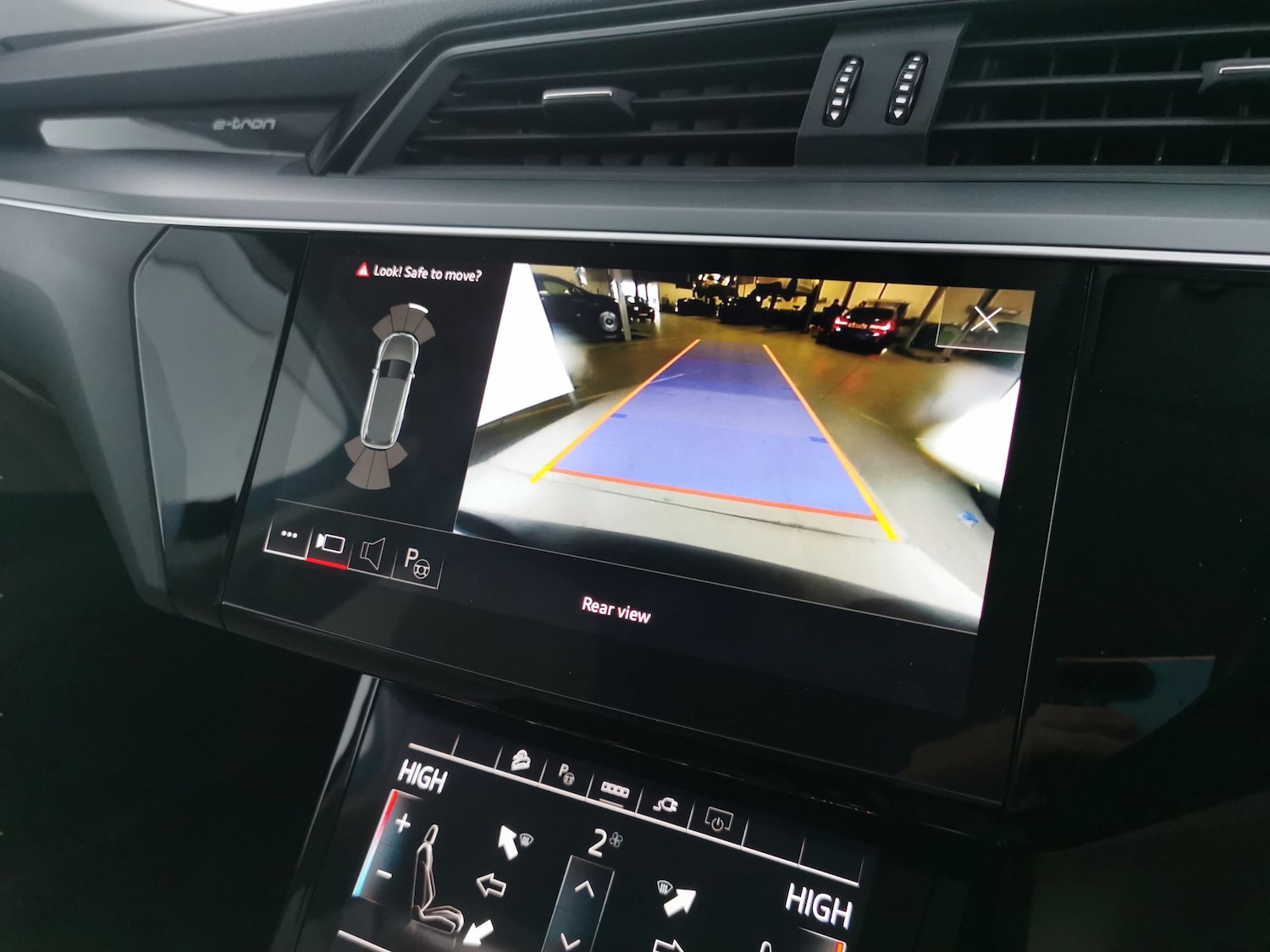 Used Audi e-tron 2021 for sale - 77053075: Photo 6