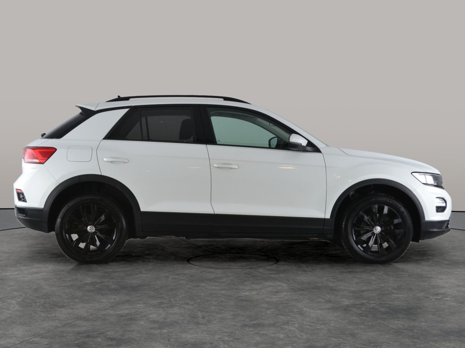 Used Volkswagen T-Roc 2019 for sale - 77234303: Photo 10