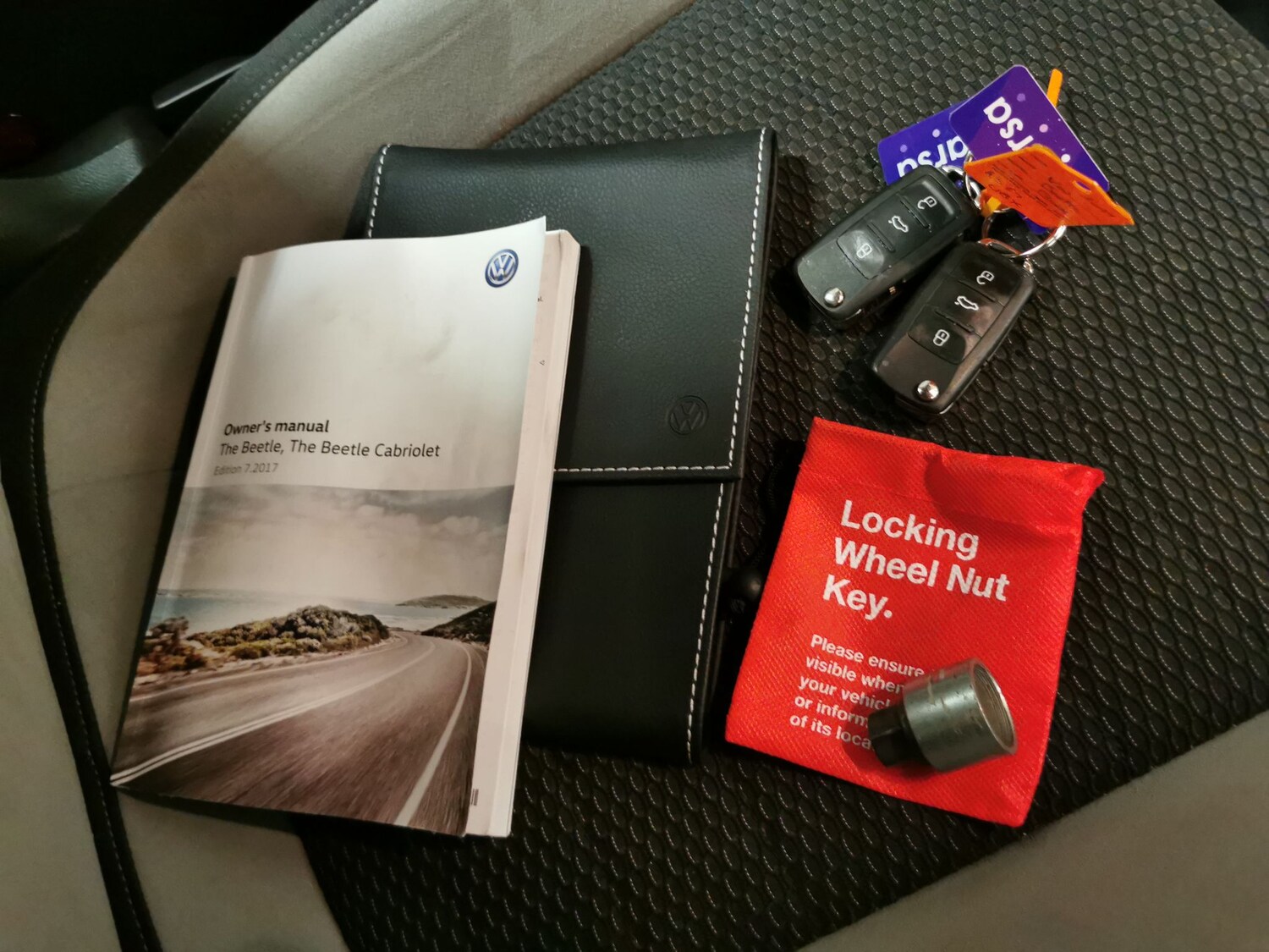 Used Volkswagen Beetle 2018 for sale - 77856128: Photo 26