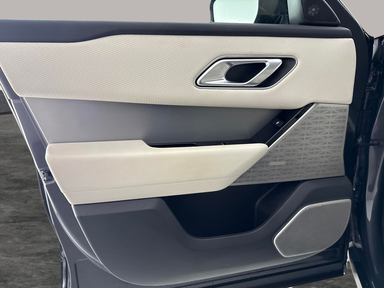 Used Land Rover Range Rover Velar 2020 for sale - 77833701: Photo 30