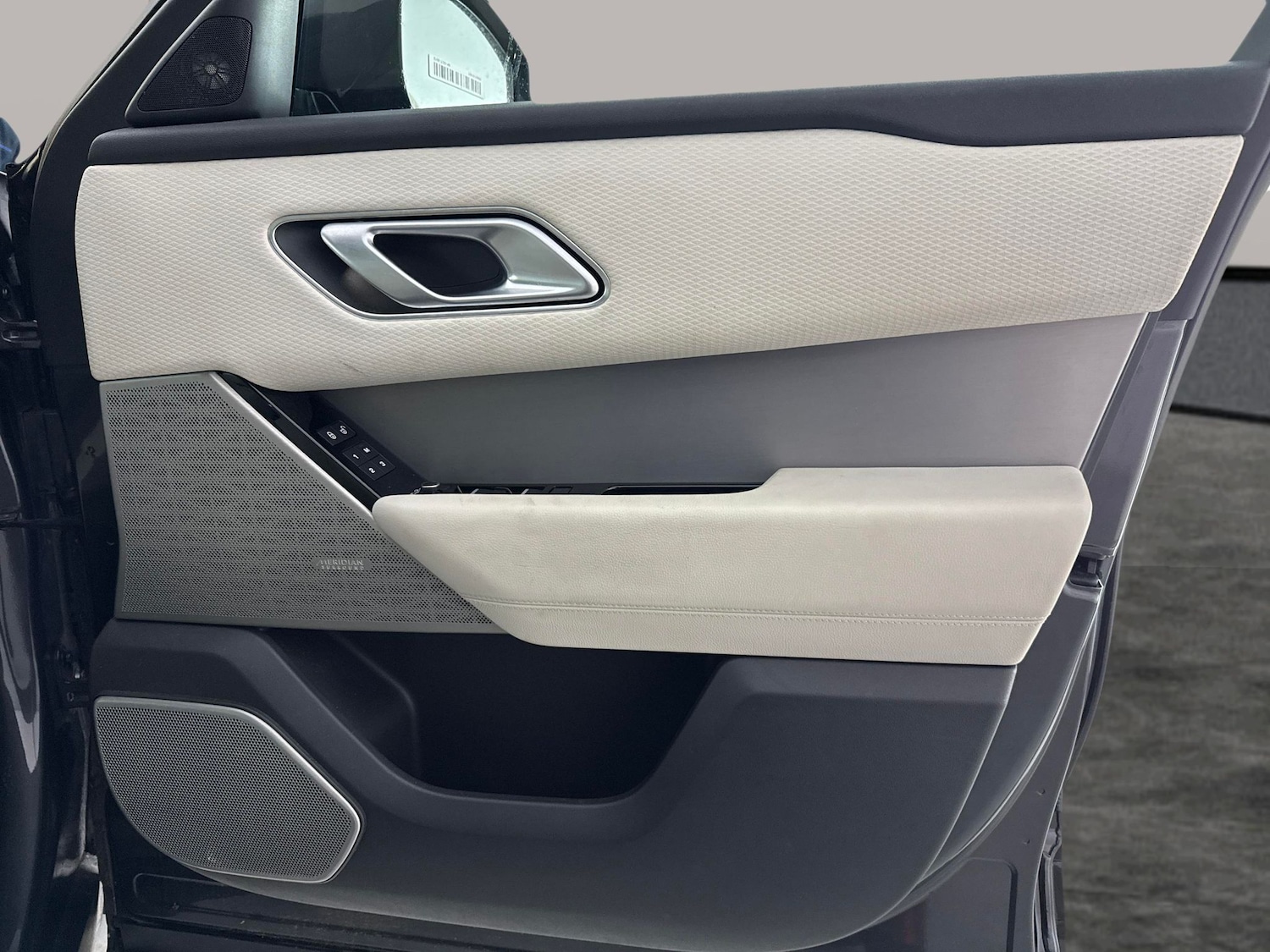 Used Land Rover Range Rover Velar 2020 for sale - 77833701: Photo 32