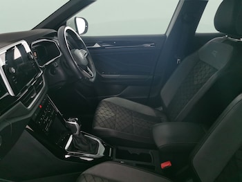 Used Volkswagen T-Roc 2022 for sale - 76862091: Photo
