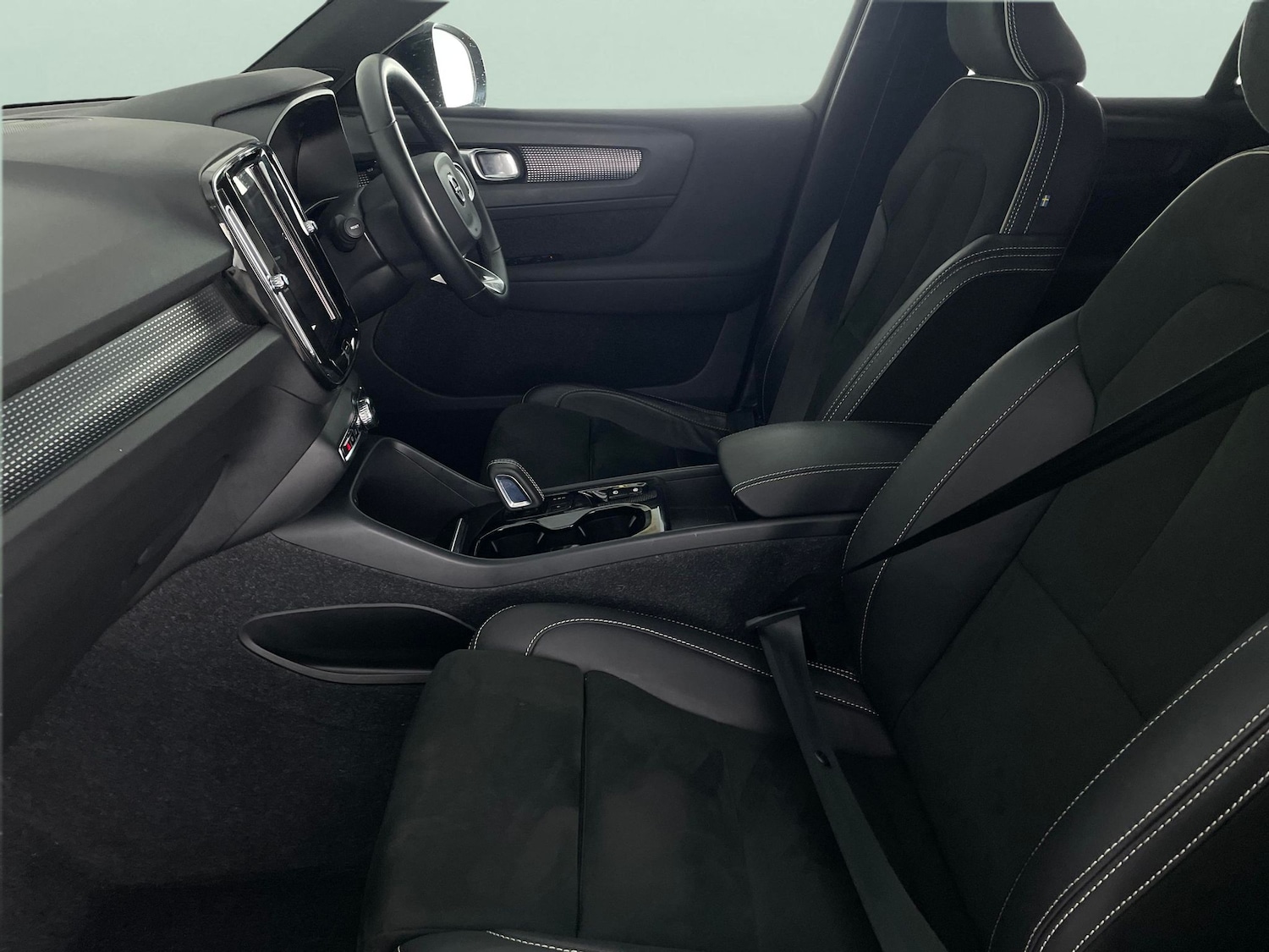 Used Volvo XC40 2021 for sale - 76609868: Photo 4