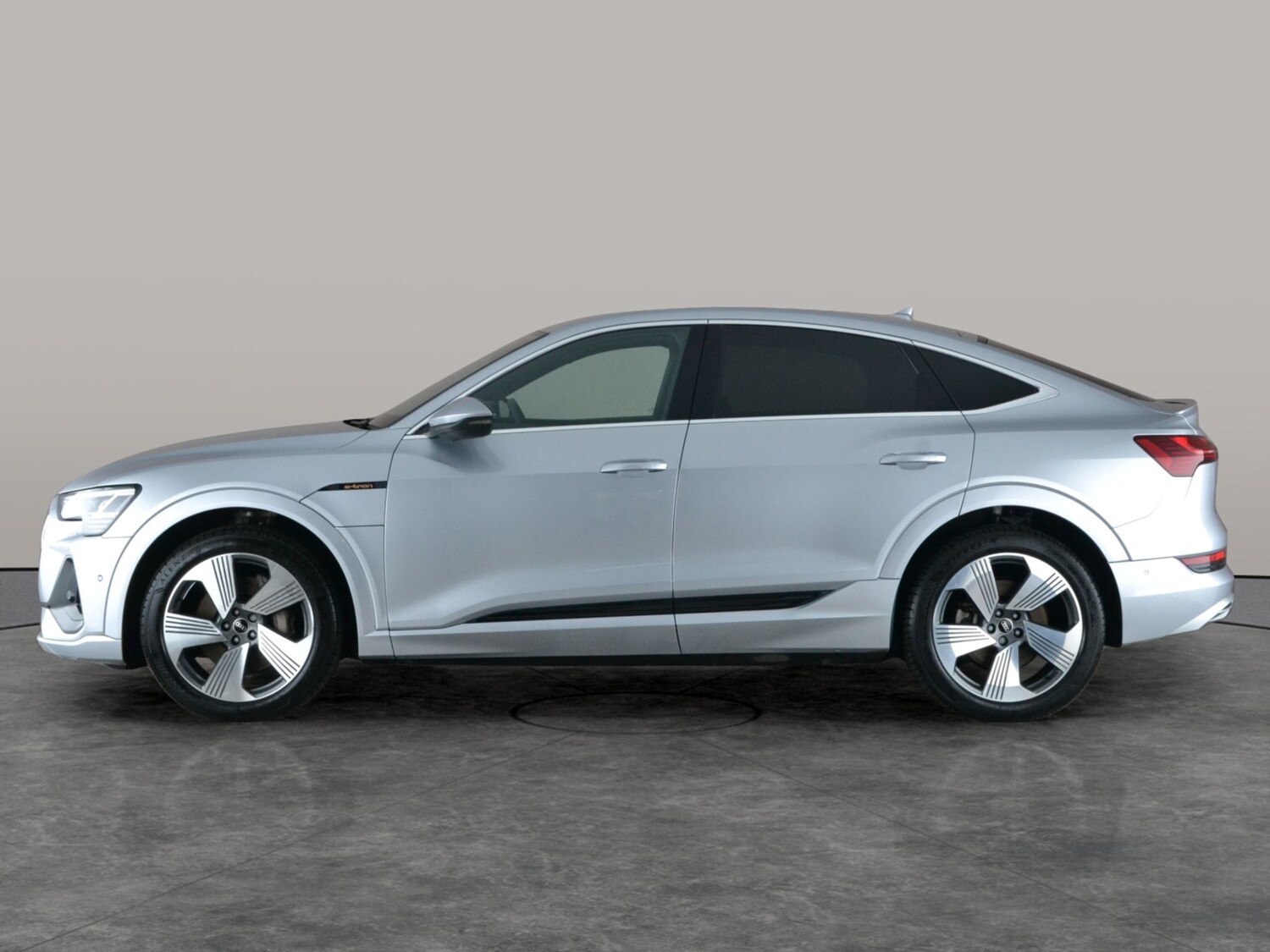 Used Audi e-tron 2022 for sale - 77569970: Photo 13