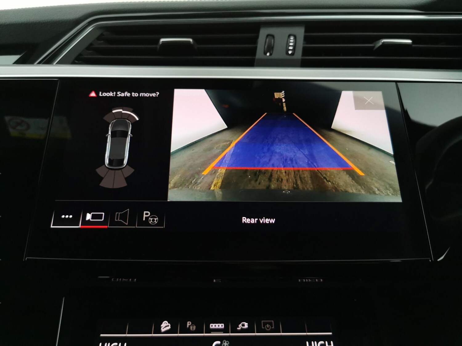 Used Audi e-tron 2022 for sale - 77569970: Photo 19