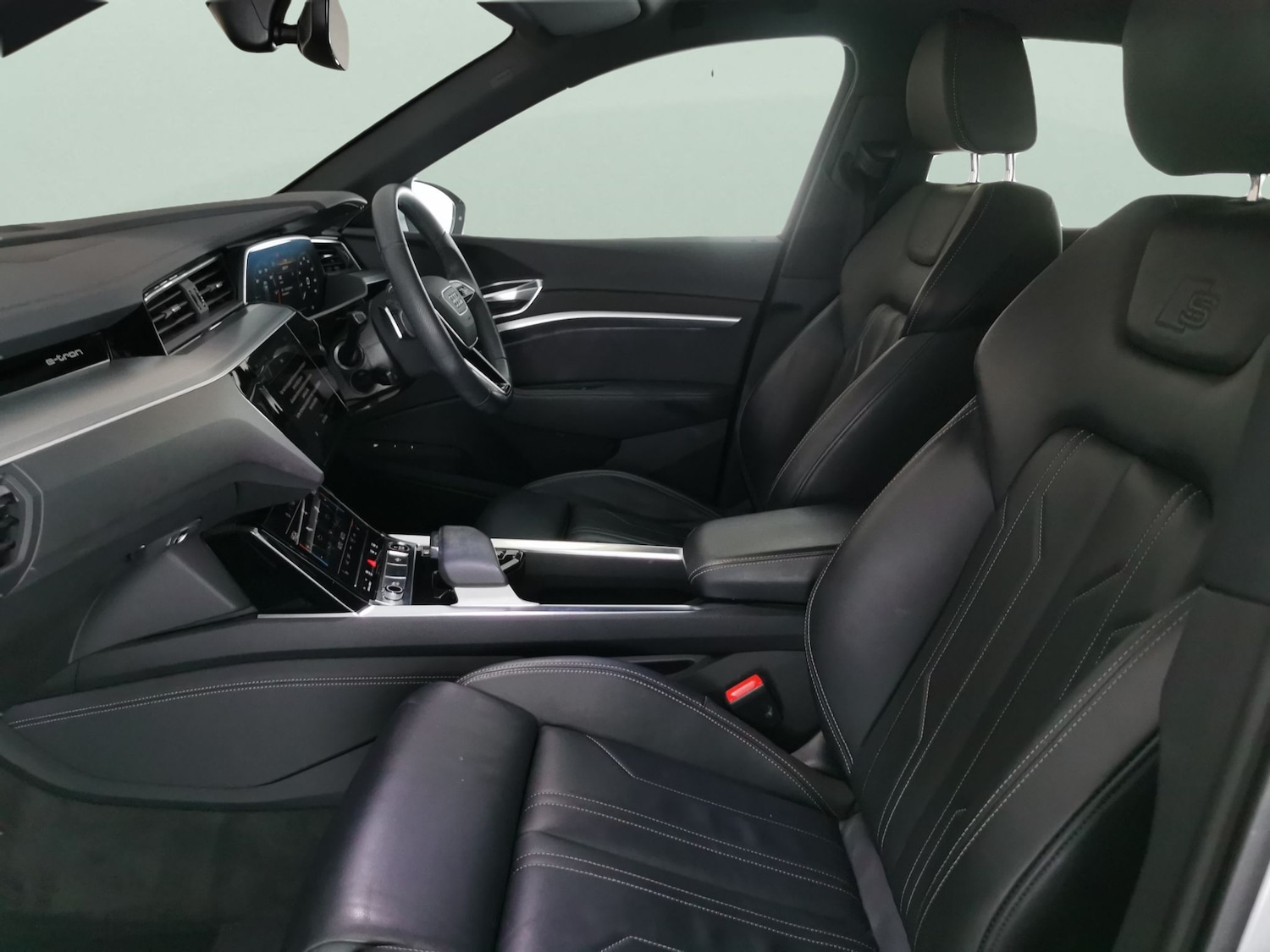 Used Audi e-tron 2022 for sale - 77569970: Photo 4