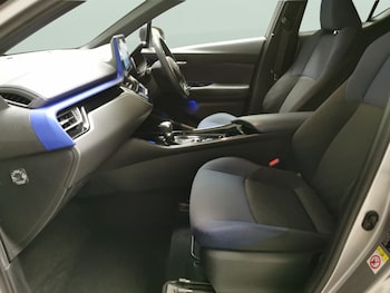 Used Toyota C-HR 2018 for sale - 78421528: Photo