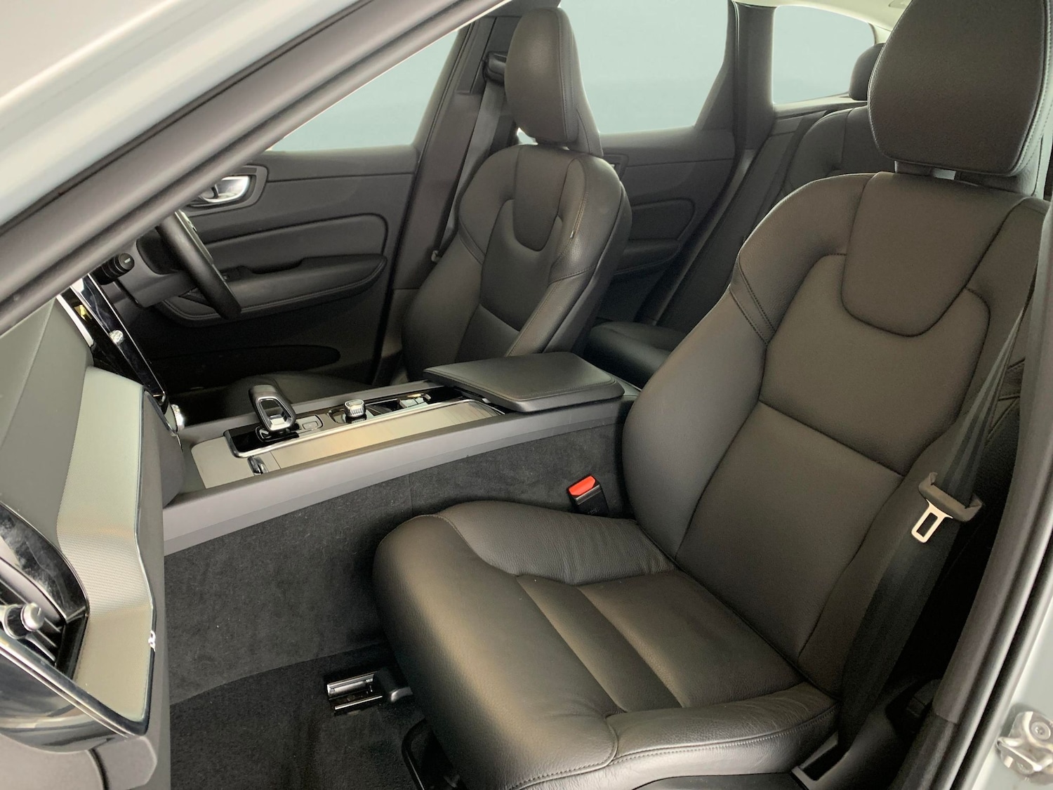 Used Volvo XC60 2024 for sale - 77951128: Photo 6