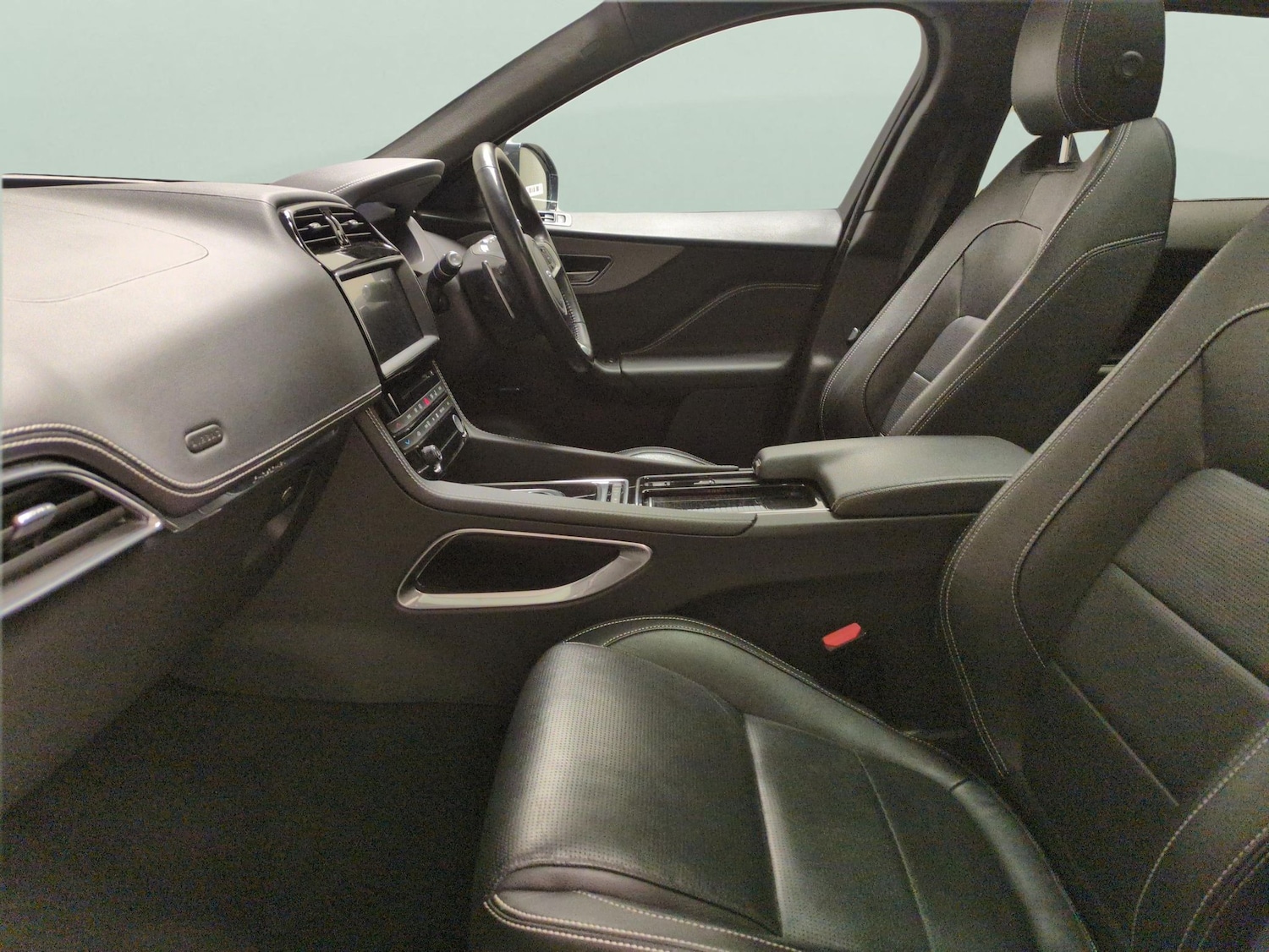 Used Jaguar F-Pace 2020 for sale - 78075097: Photo 4