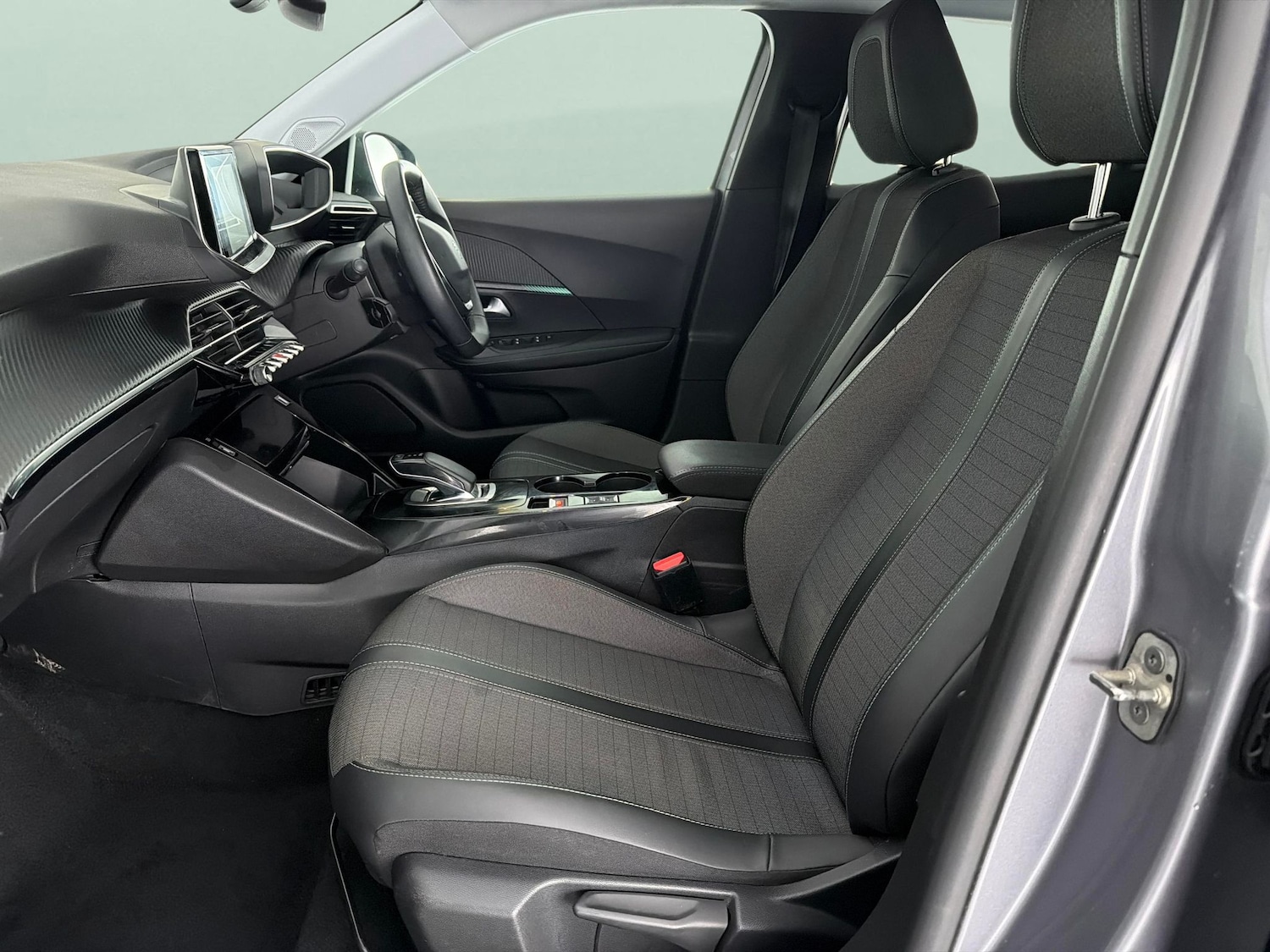 Used Peugeot E-2008 2021 for sale - 77116554: Photo 4