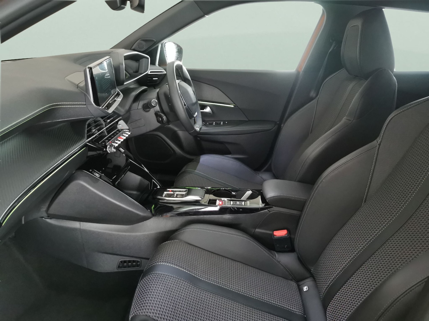 Used Peugeot E-2008 2023 for sale - 76594780: Photo 4