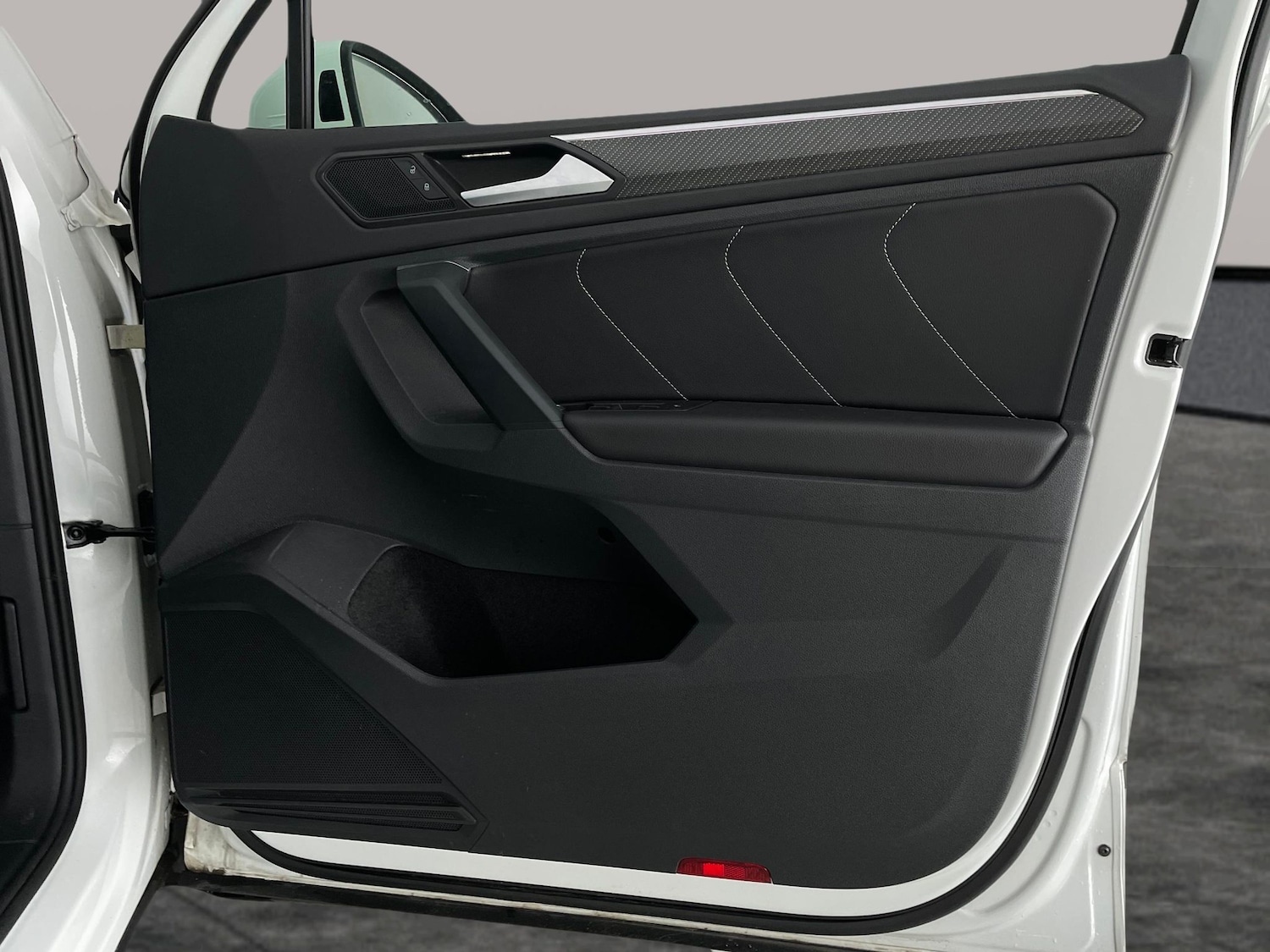 Used Volkswagen Tiguan 2023 for sale - 77797900: Photo 34