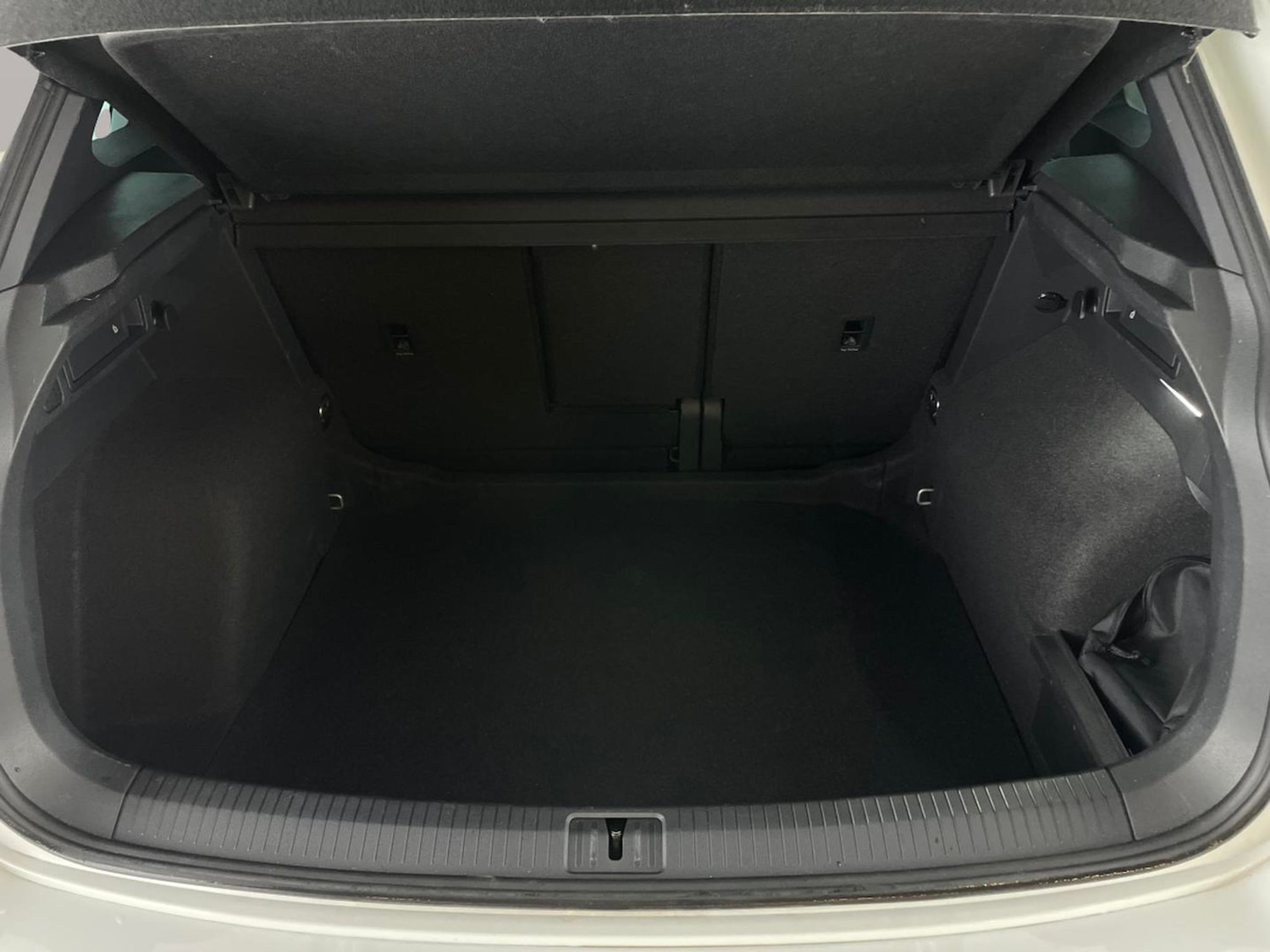 Used Volkswagen Tiguan 2023 for sale - 77797900: Photo 35