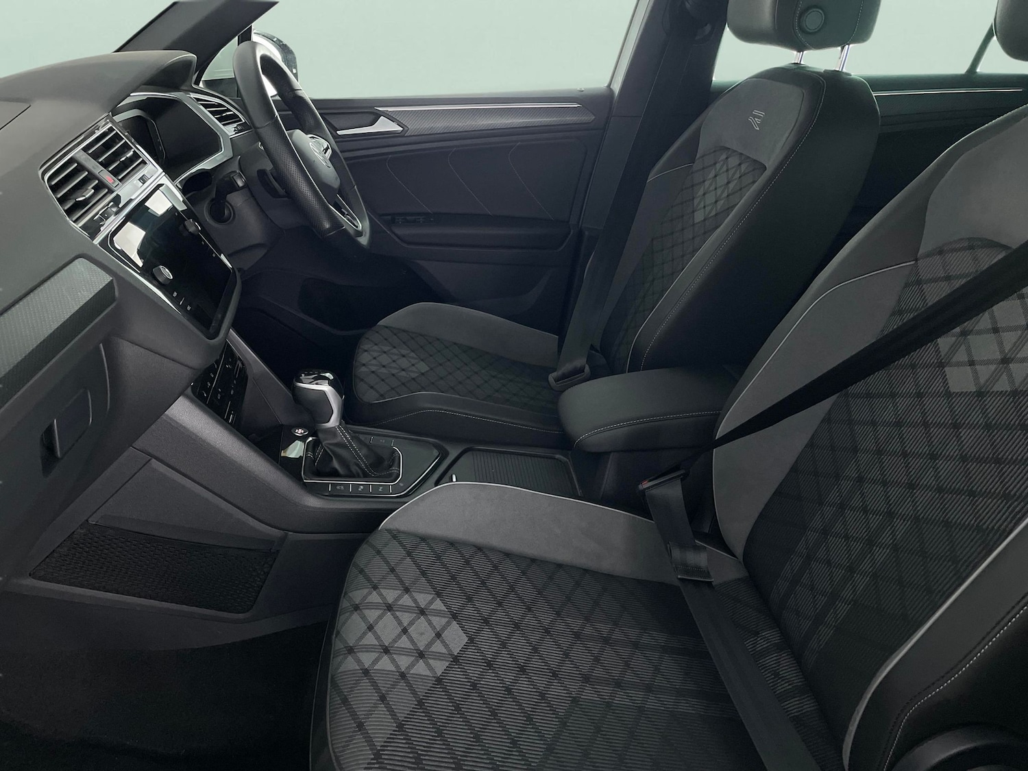 Used Volkswagen Tiguan 2023 for sale - 77797900: Photo 4