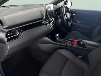 Used Toyota C-HR 2023 for sale - 76240949: Photo