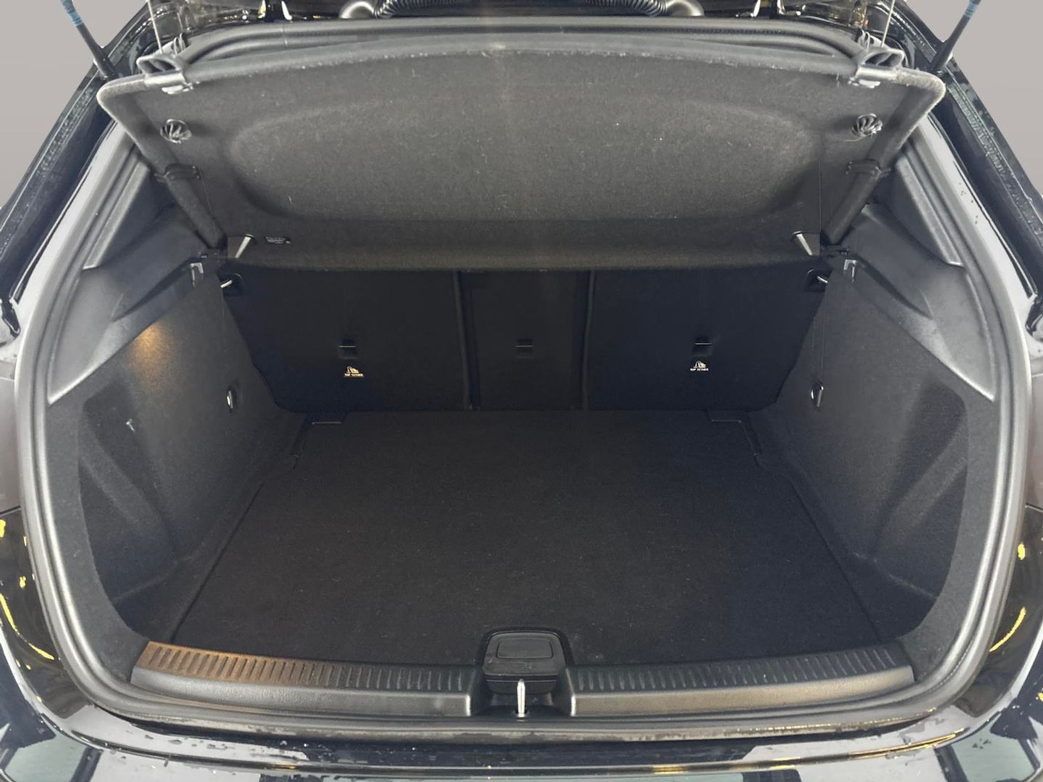 Used Mercedes-Benz A-Class 2018 for sale - 76403045: Photo 43