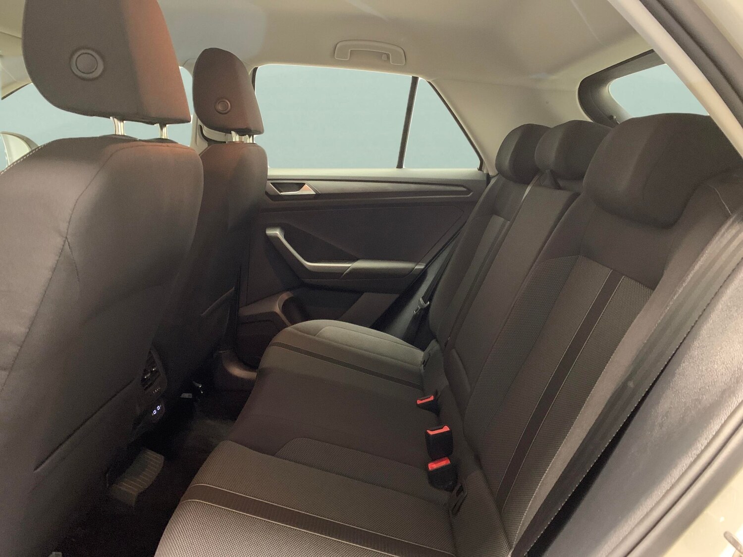 Used Volkswagen T-Roc 2023 for sale - 78178110: Photo 21