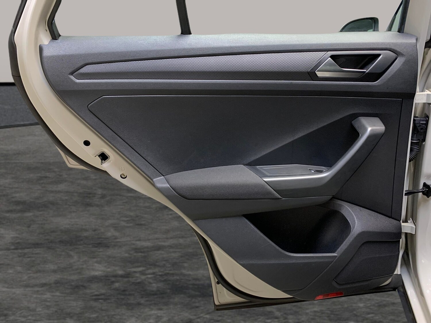 Used Volkswagen T-Roc 2023 for sale - 78178110: Photo 23